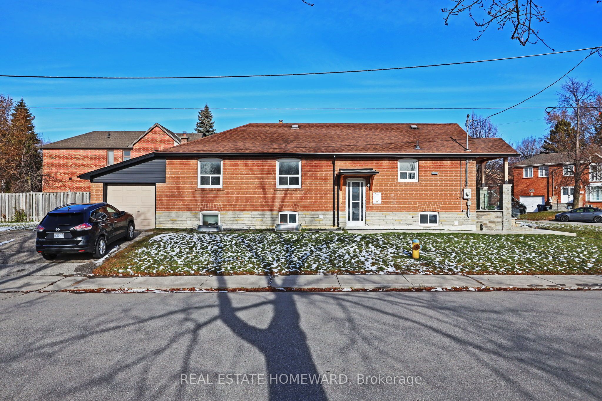 2 Harris Park Drive Lower Property Photo 3