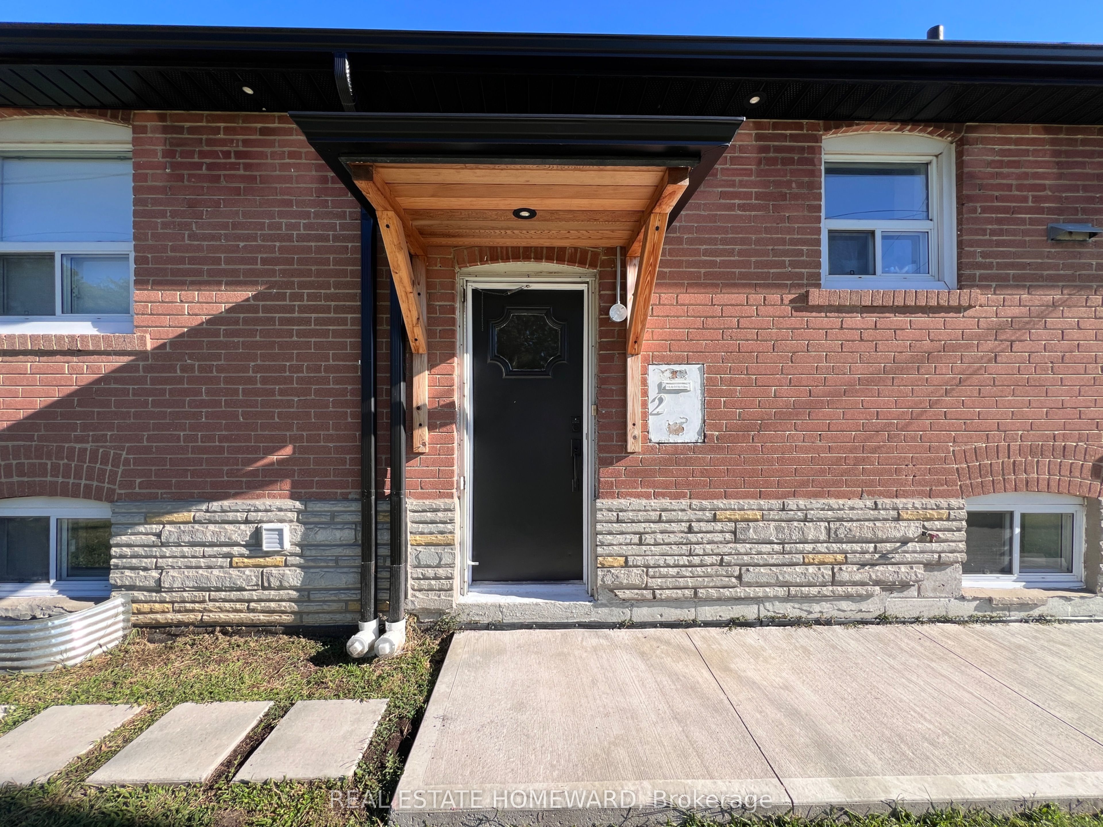 2 Harris Park Drive Lower Property Photo 6