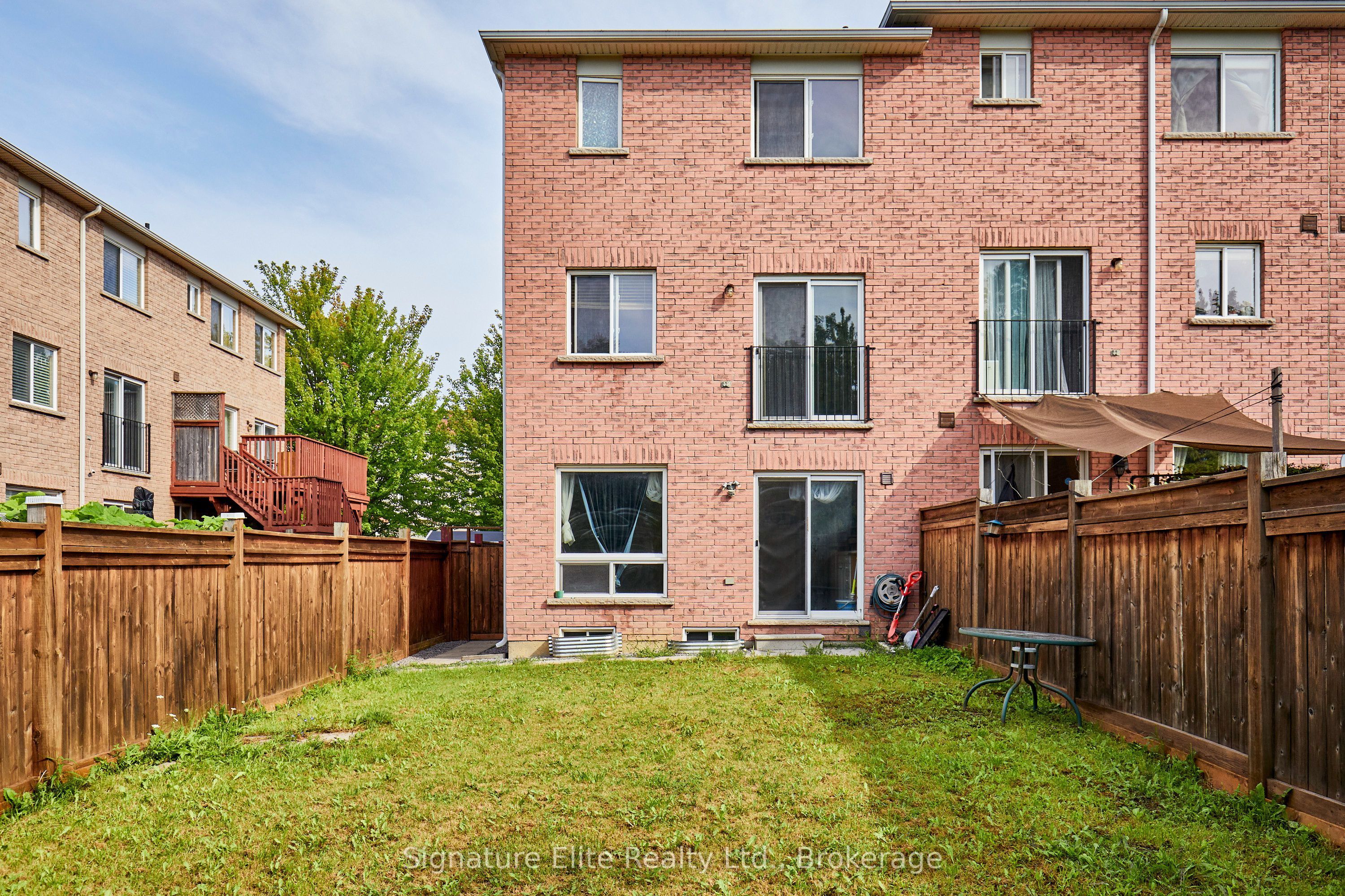 11 Etienne Street Lower Property Photo 10