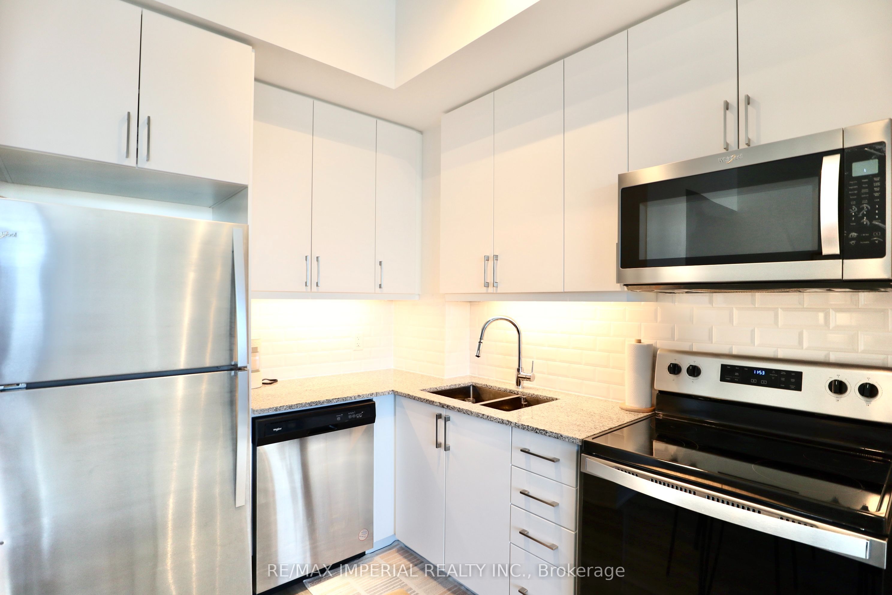 3220 Sheppard Avenue E 402 Property Photo 7