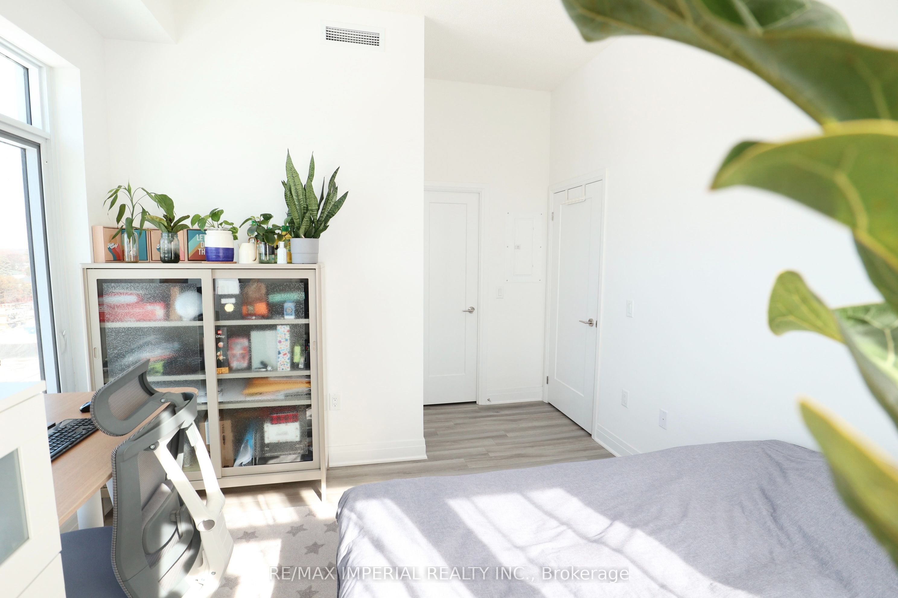 3220 Sheppard Avenue E 402 Property Photo 13