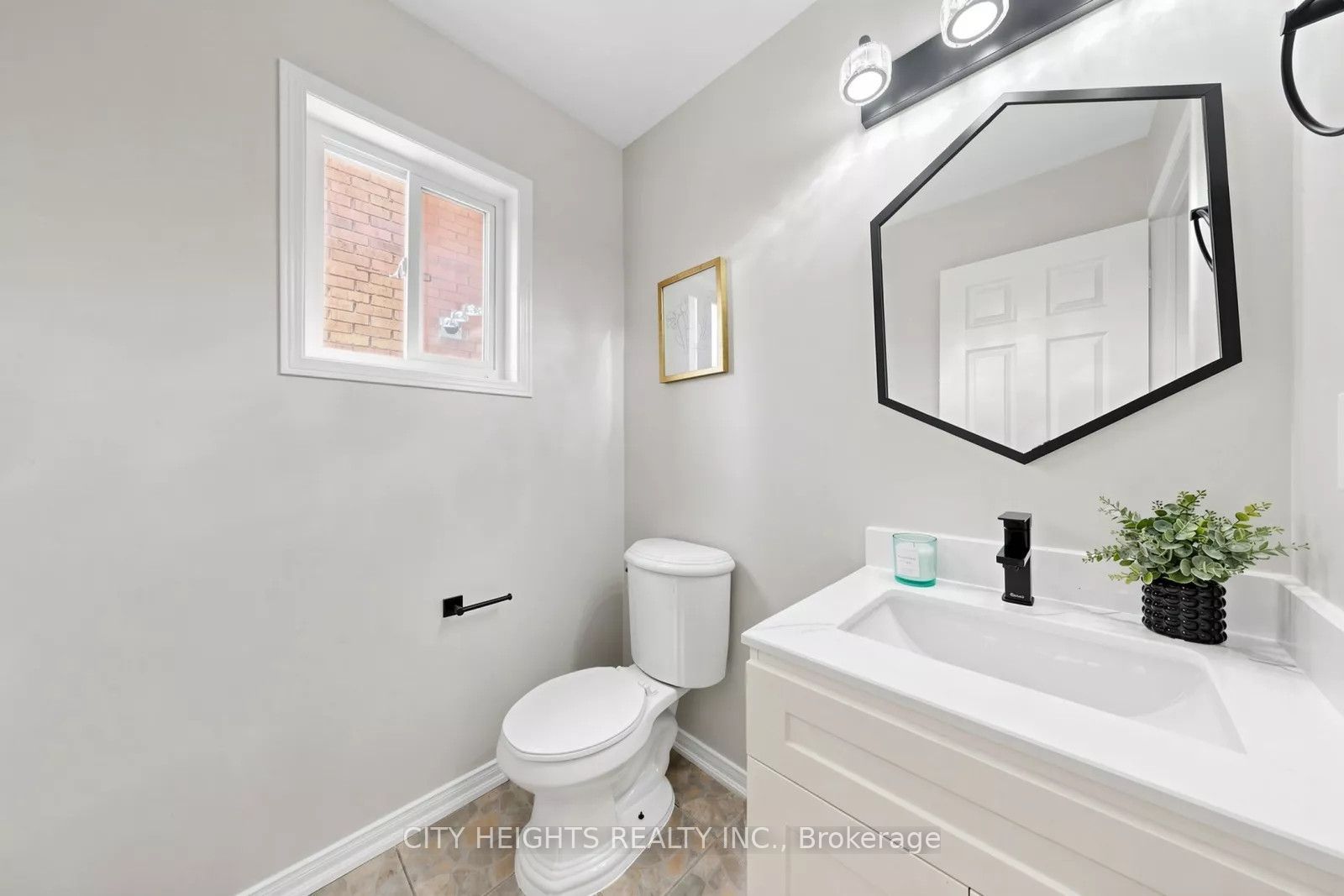 58 Bradbury Crescent Upper Property Photo 14