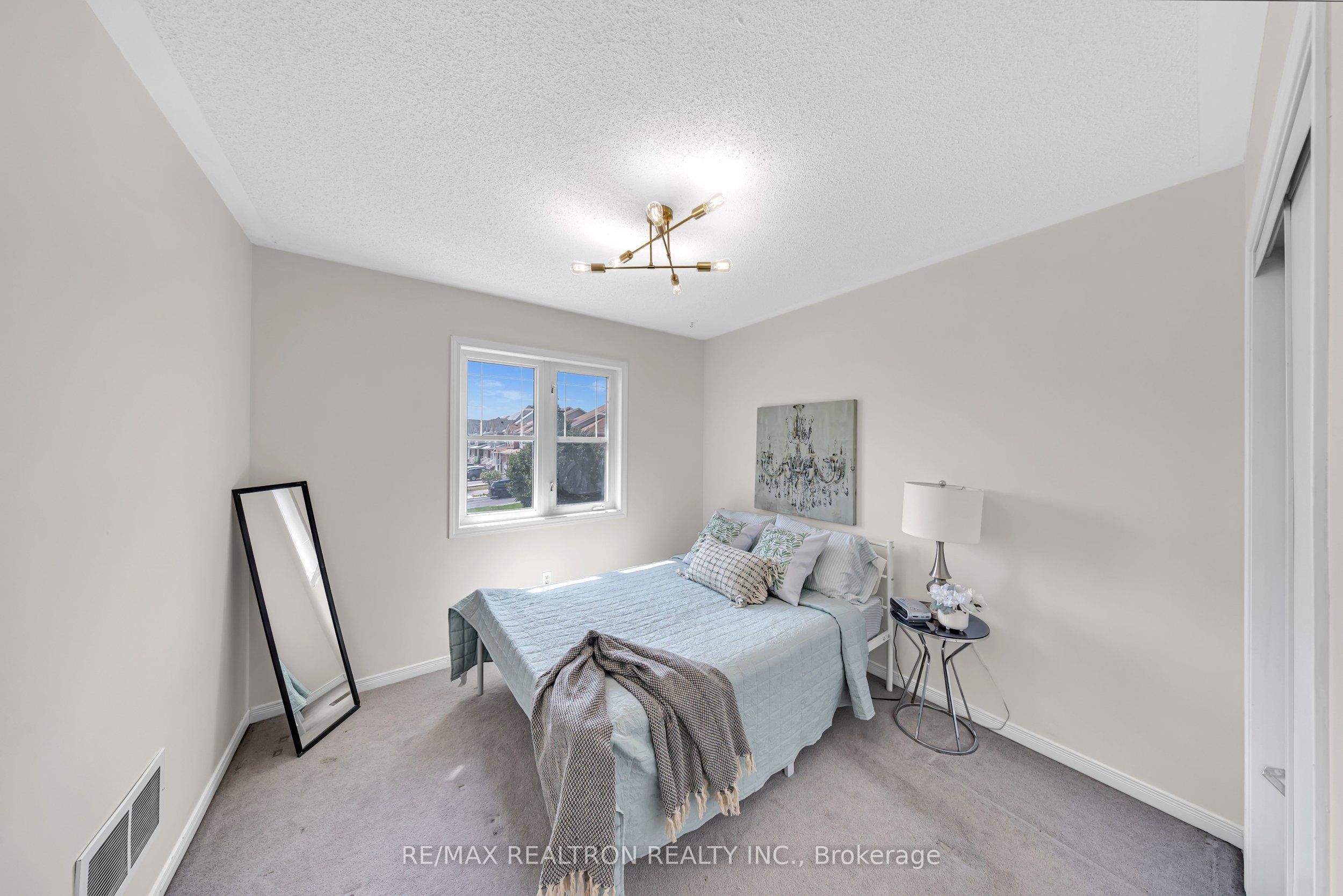 95 Beer Crescent Property Photo 14