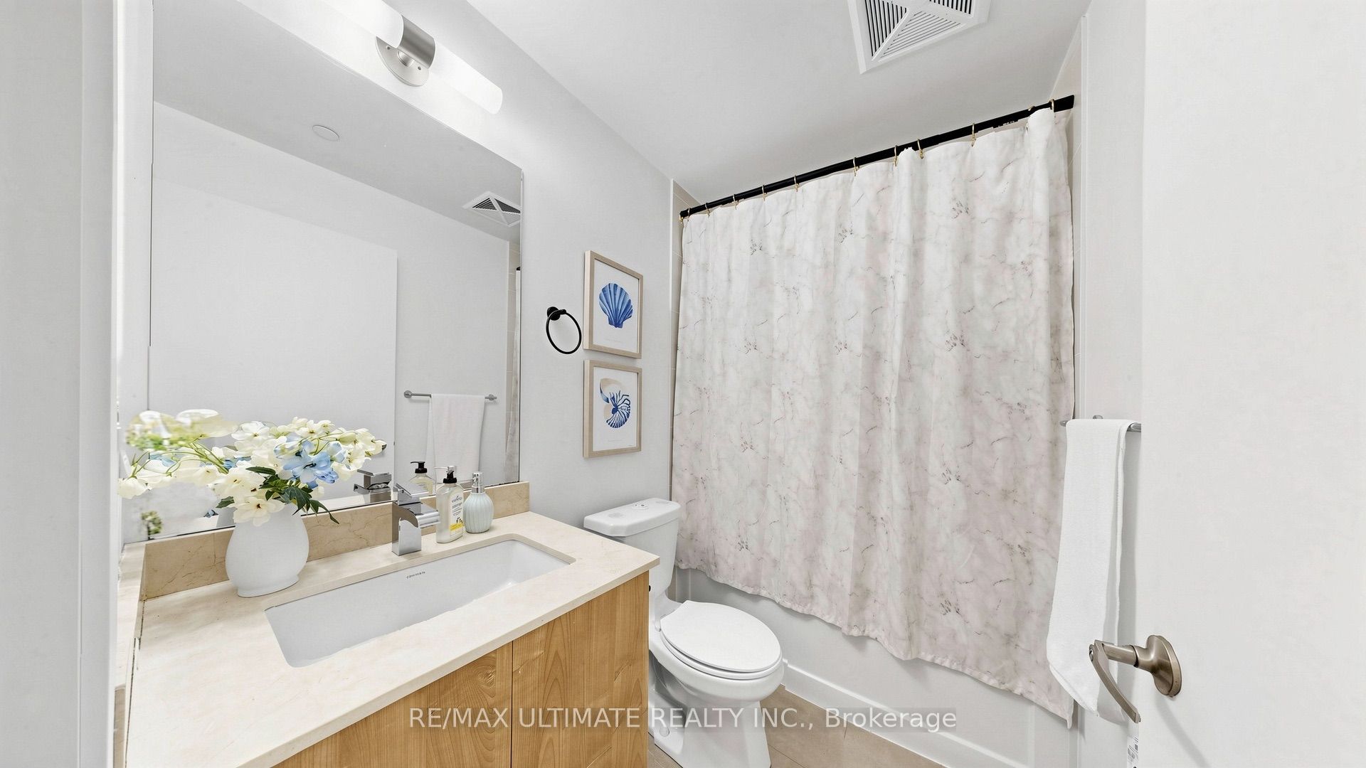 2055 Danforth Avenue 404 Property Photo 33