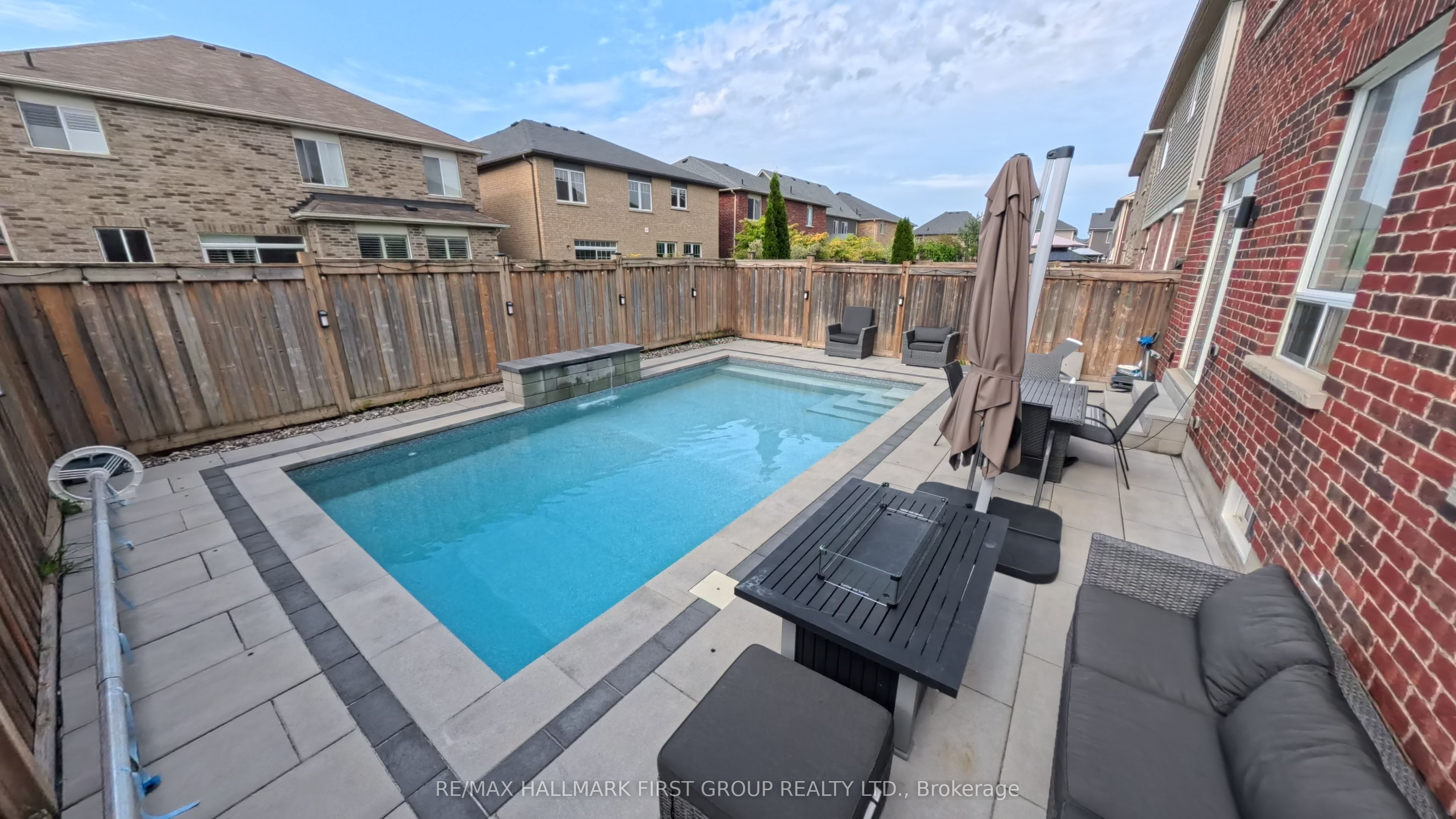 121 Blackwell Crescent Property Photo 3