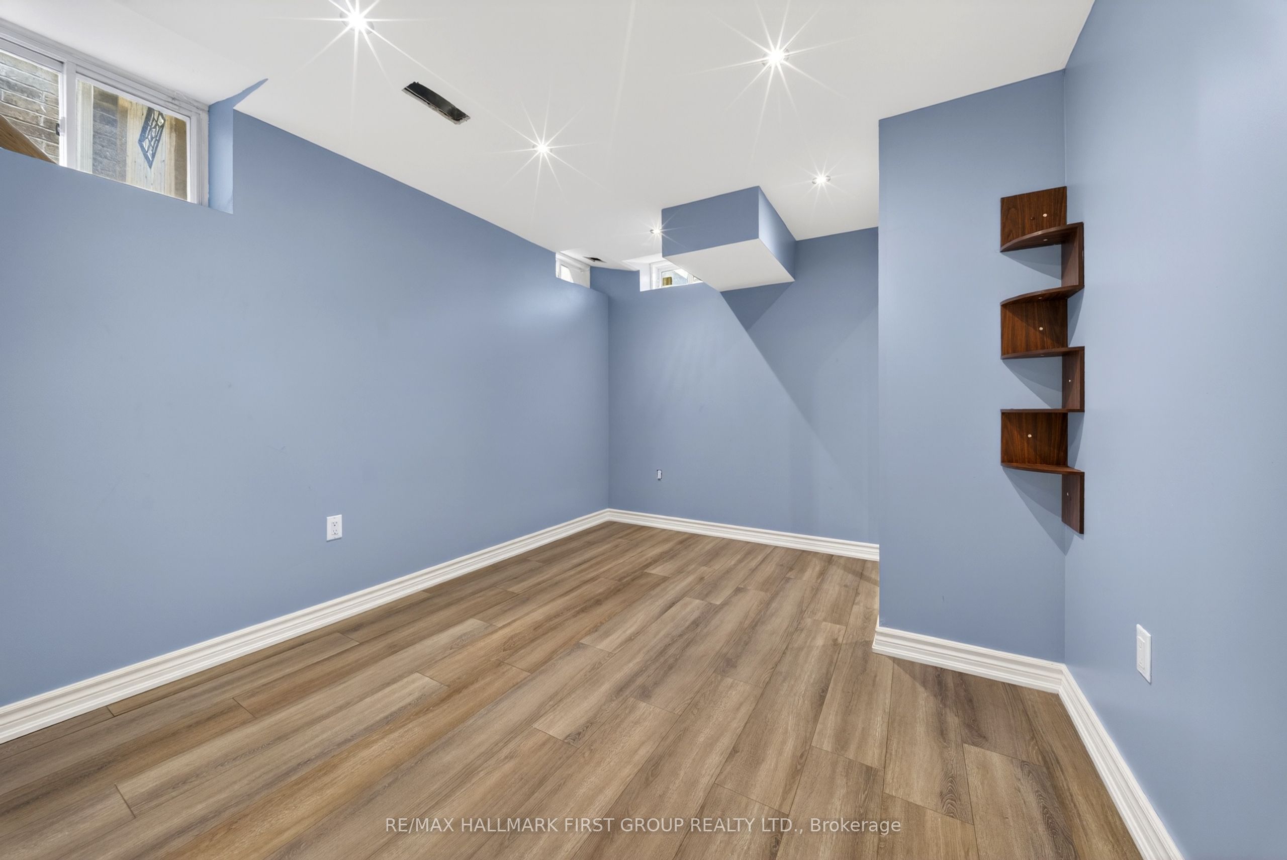 121 Blackwell Crescent Property Photo 35