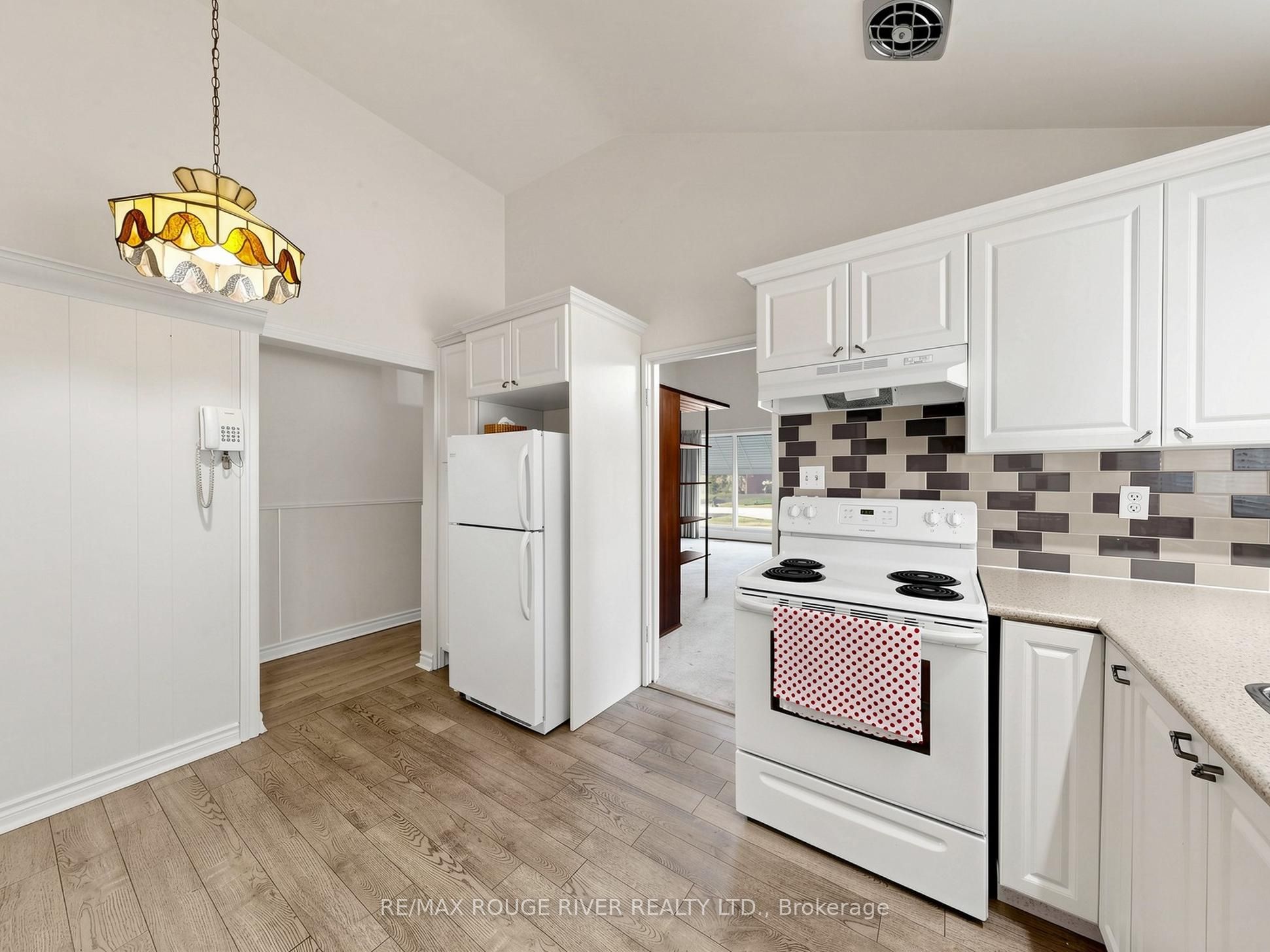 99 Oakley Boulevard Property Photo 13