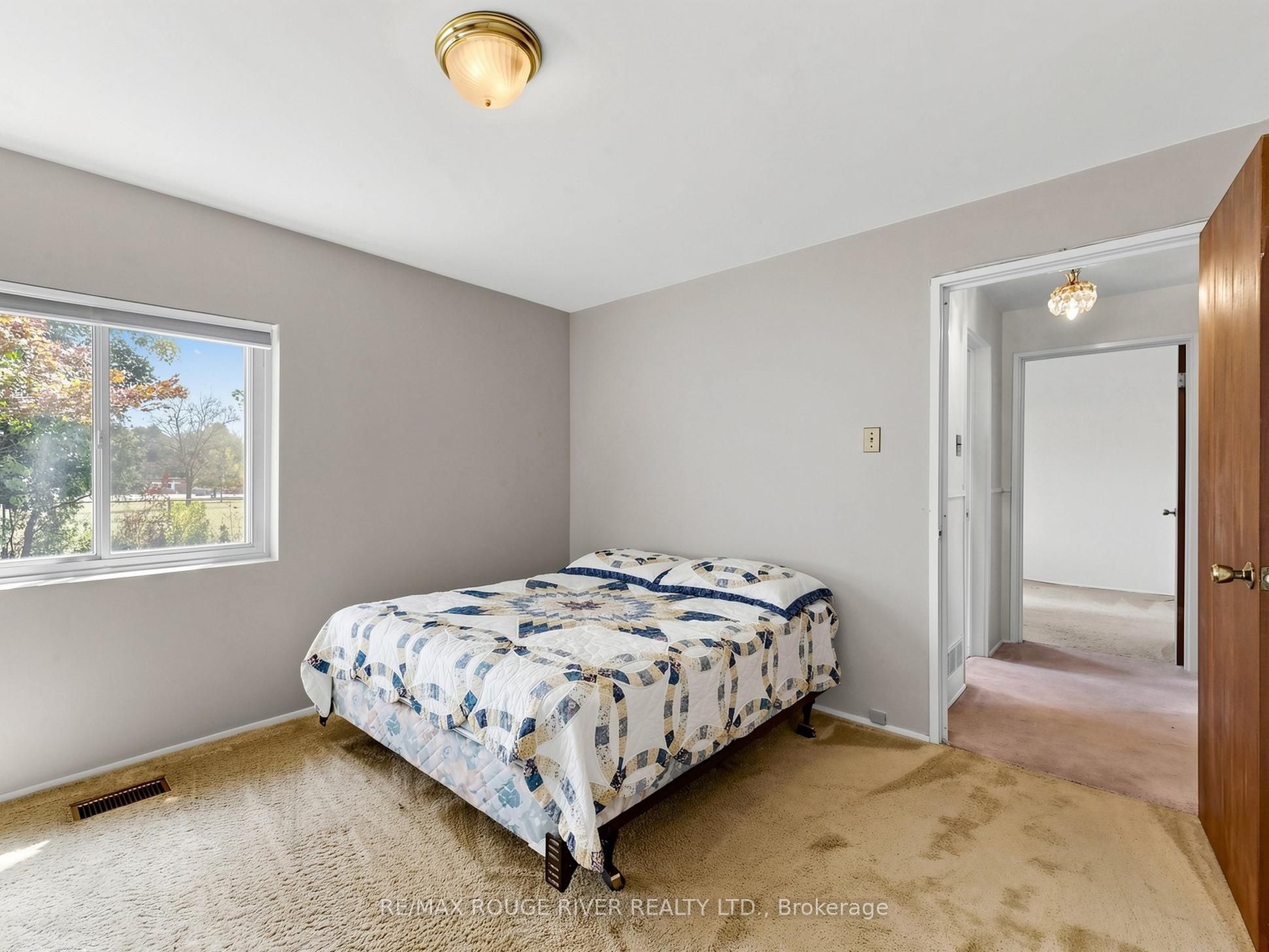 99 Oakley Boulevard Property Photo 14