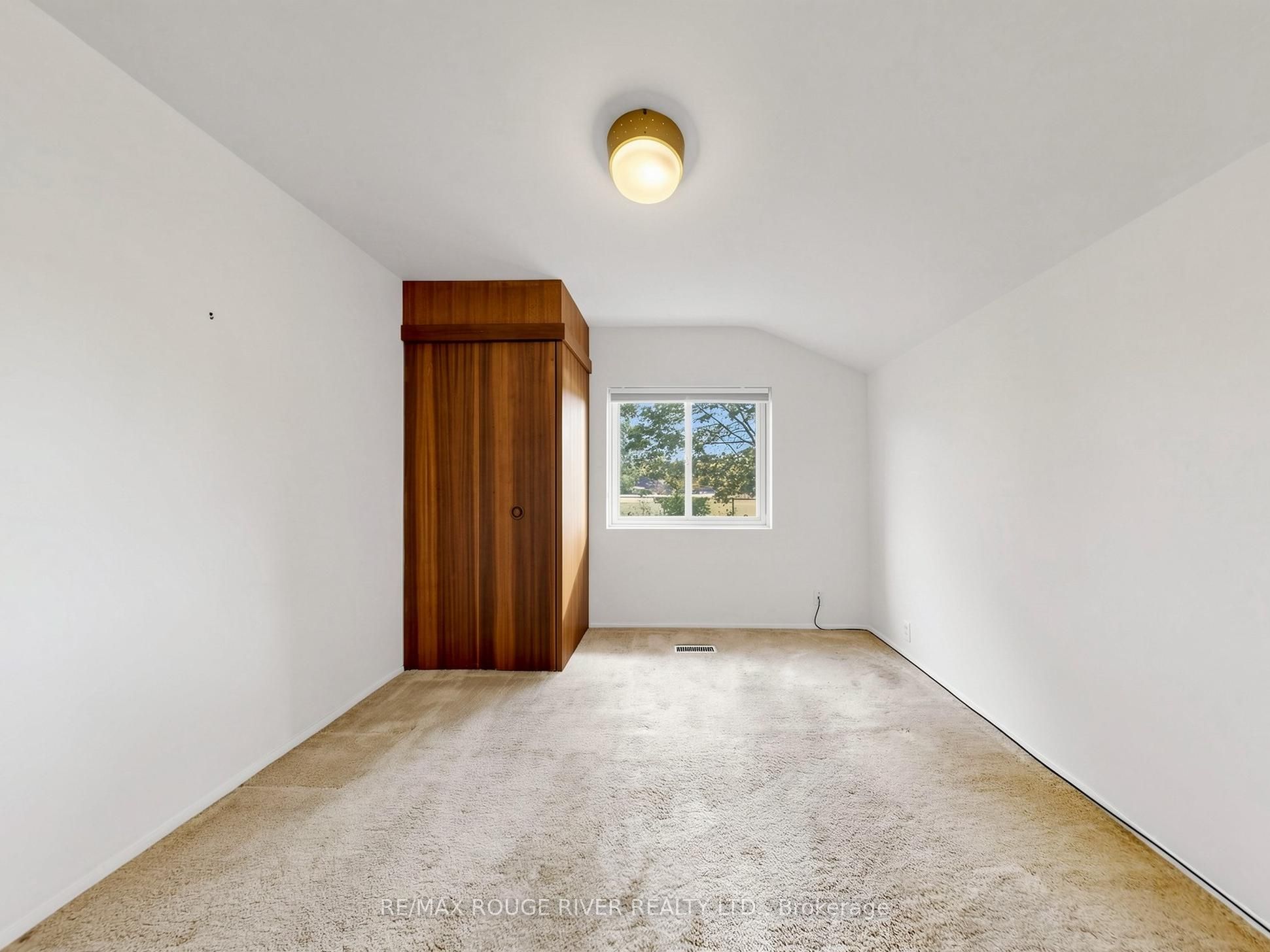99 Oakley Boulevard Property Photo 18