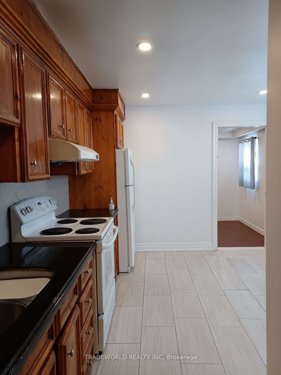 765 Gerrard Street E Main Fl Property Photo 1