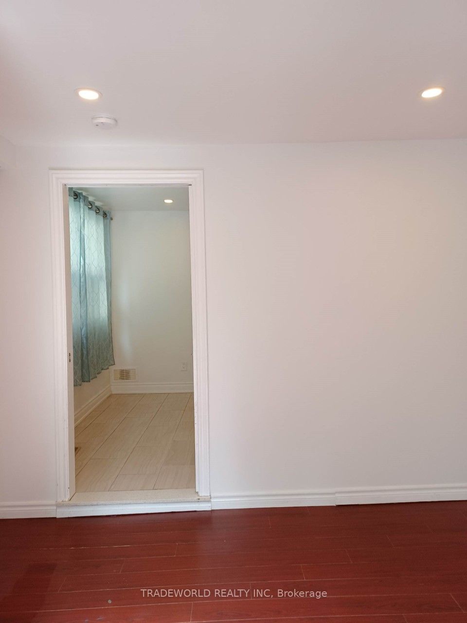 765 Gerrard Street E Main Fl Property Photo 6