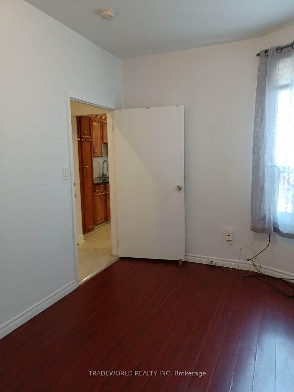 765 Gerrard Street E Main Fl Property Photo 7