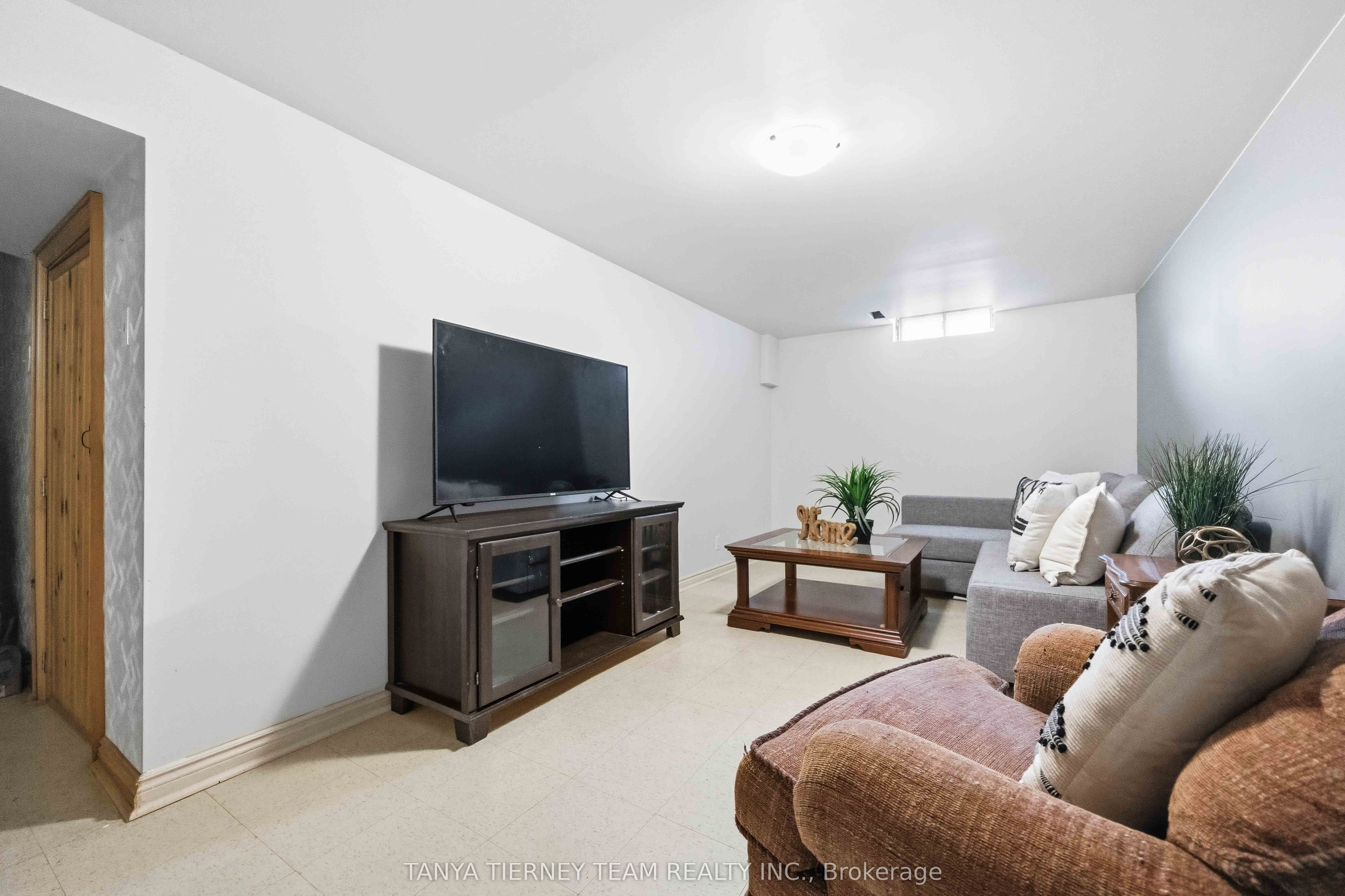 60 Pidduck Street Property Photo 24