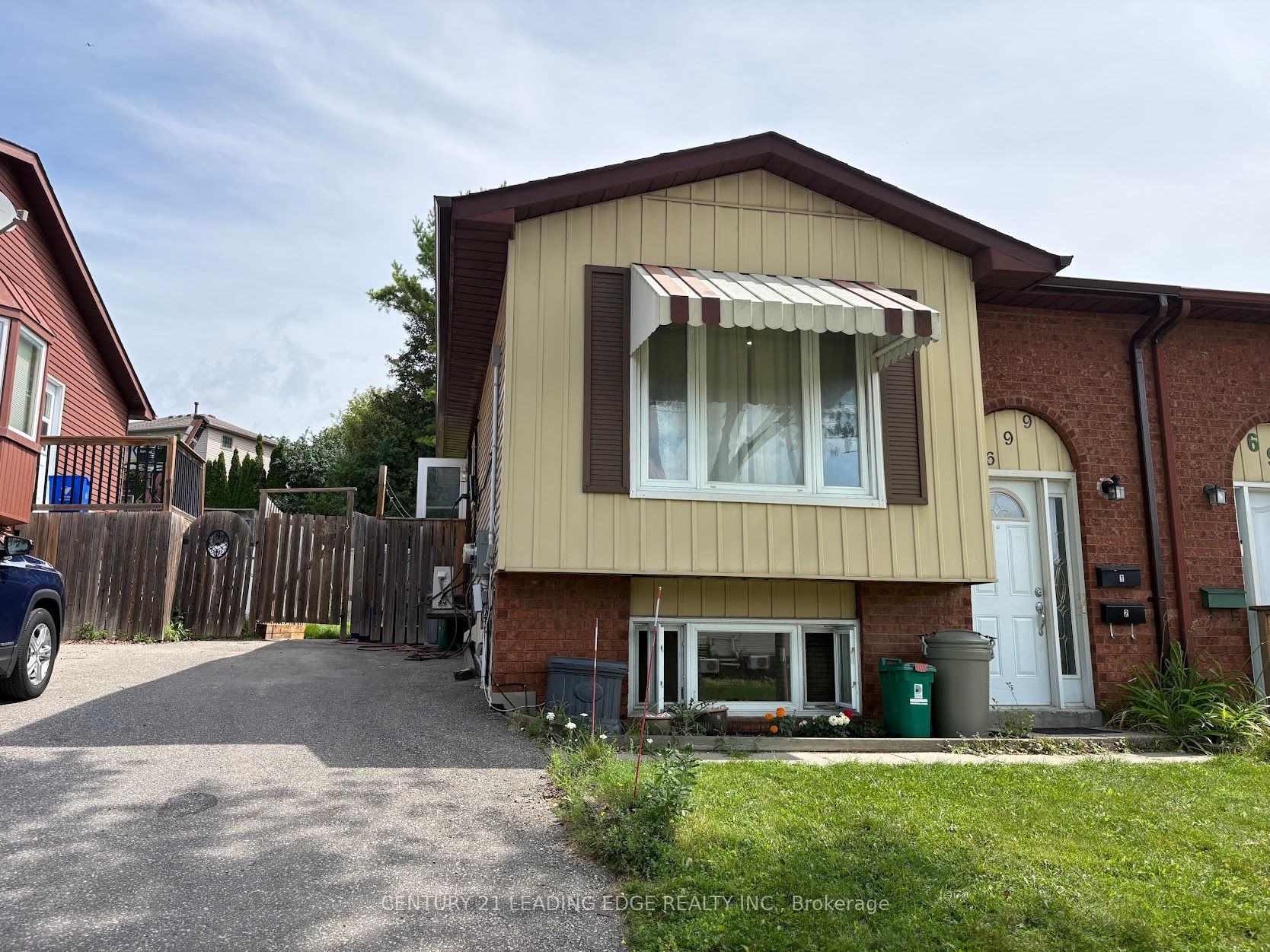 699 Attersley Drive 1 Property Photo 1
