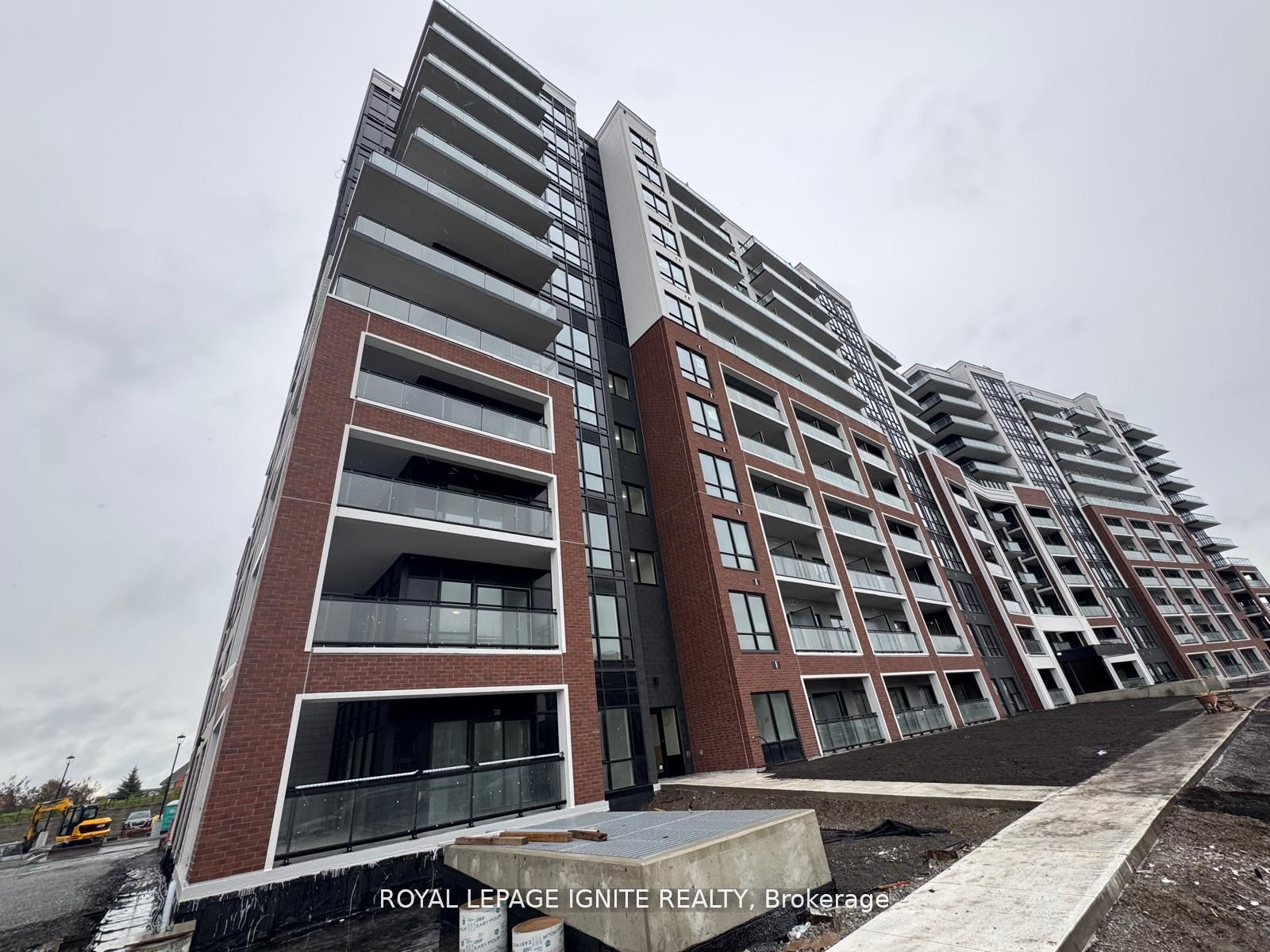 51 Clarington Boulevard 101 Property Photo 4