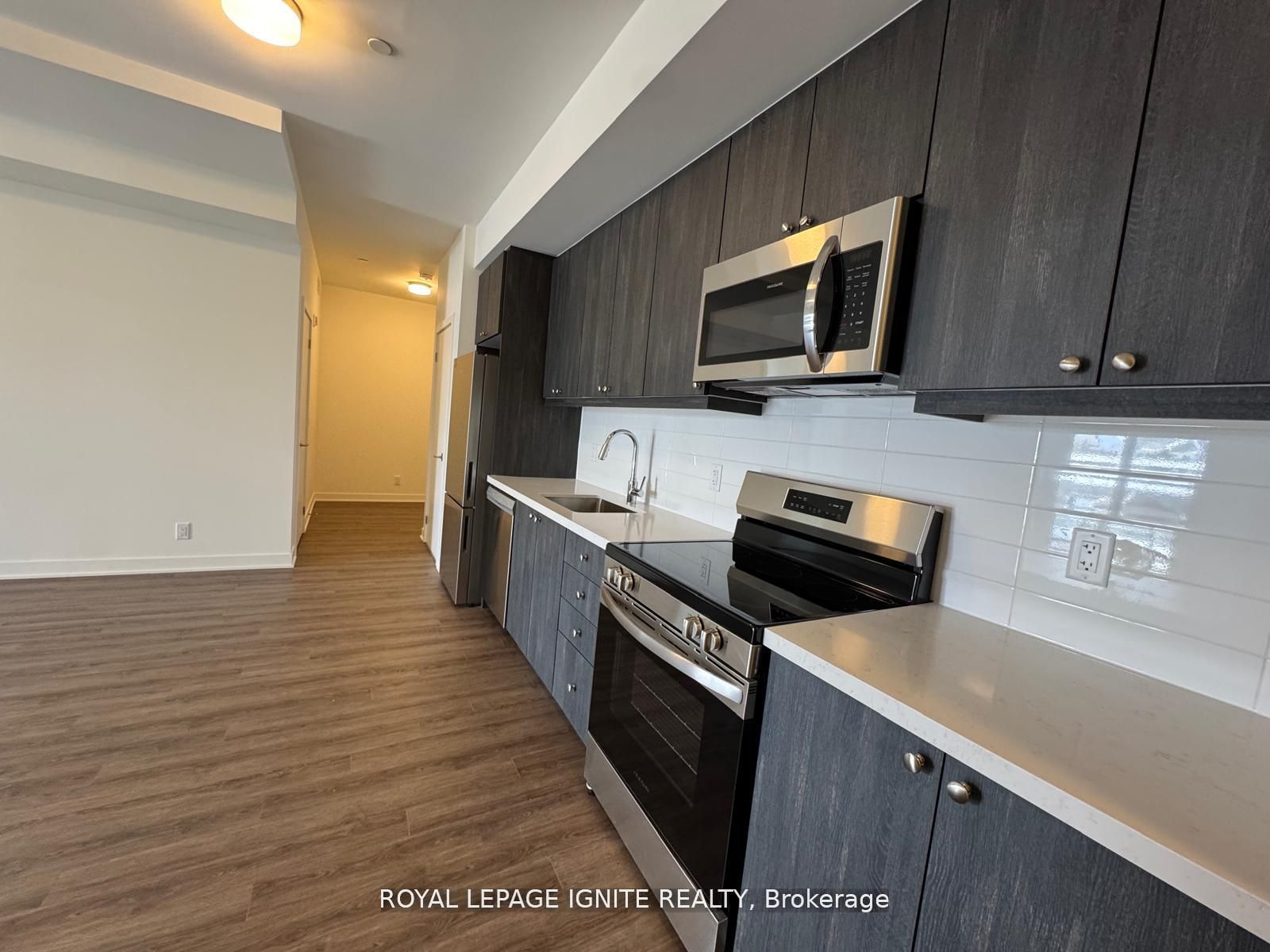 51 Clarington Boulevard 101 Property Photo 6
