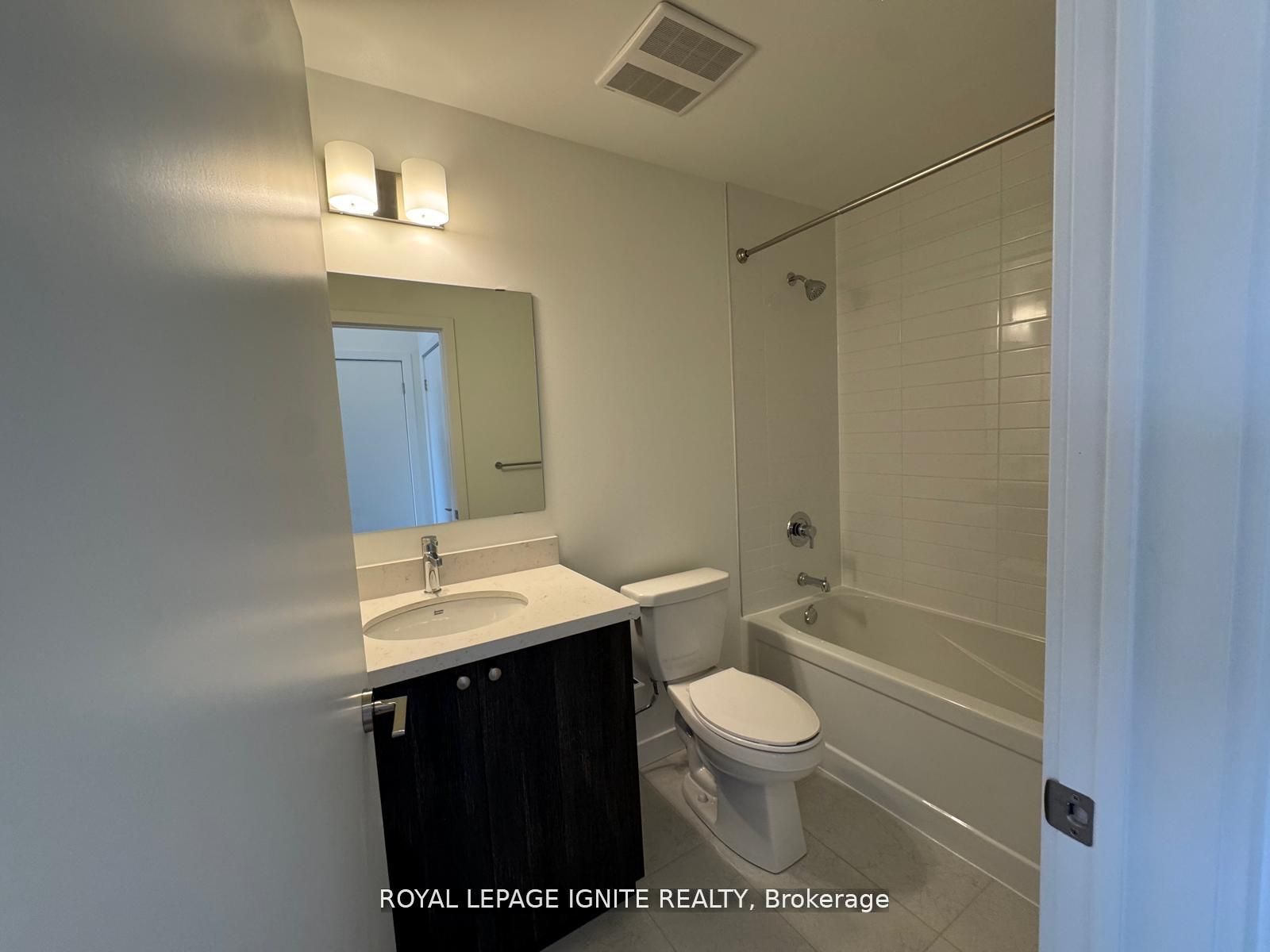 51 Clarington Boulevard 101 Property Photo 14