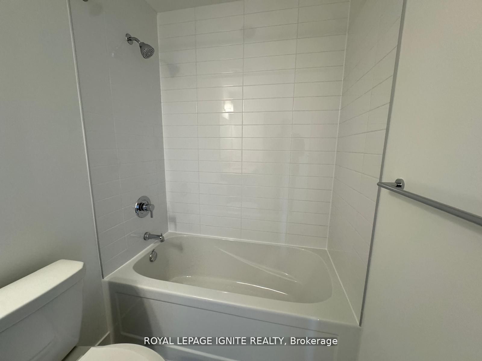 51 Clarington Boulevard 101 Property Photo 16