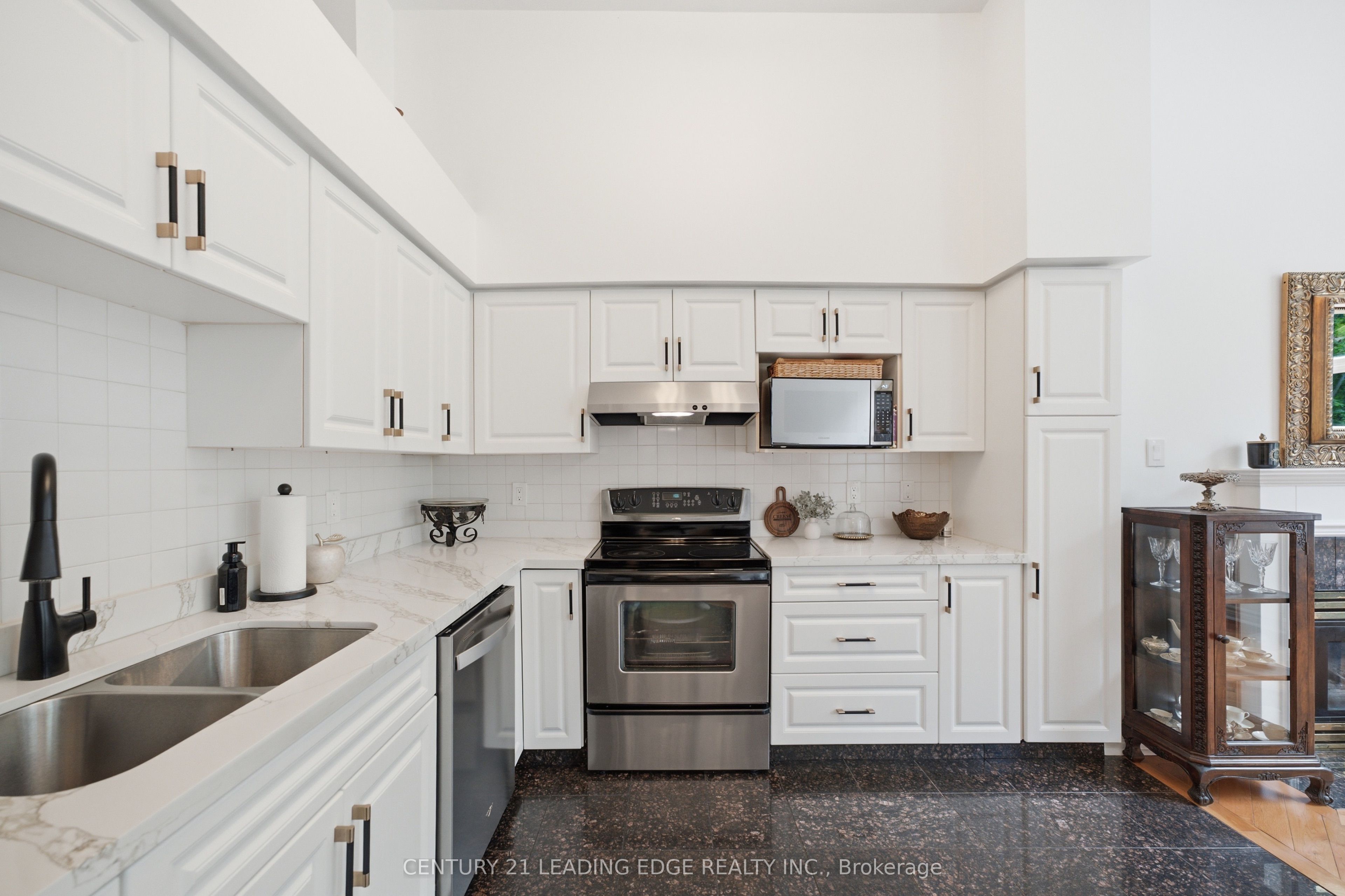 11 Guildpark Pathway Property Photo 7