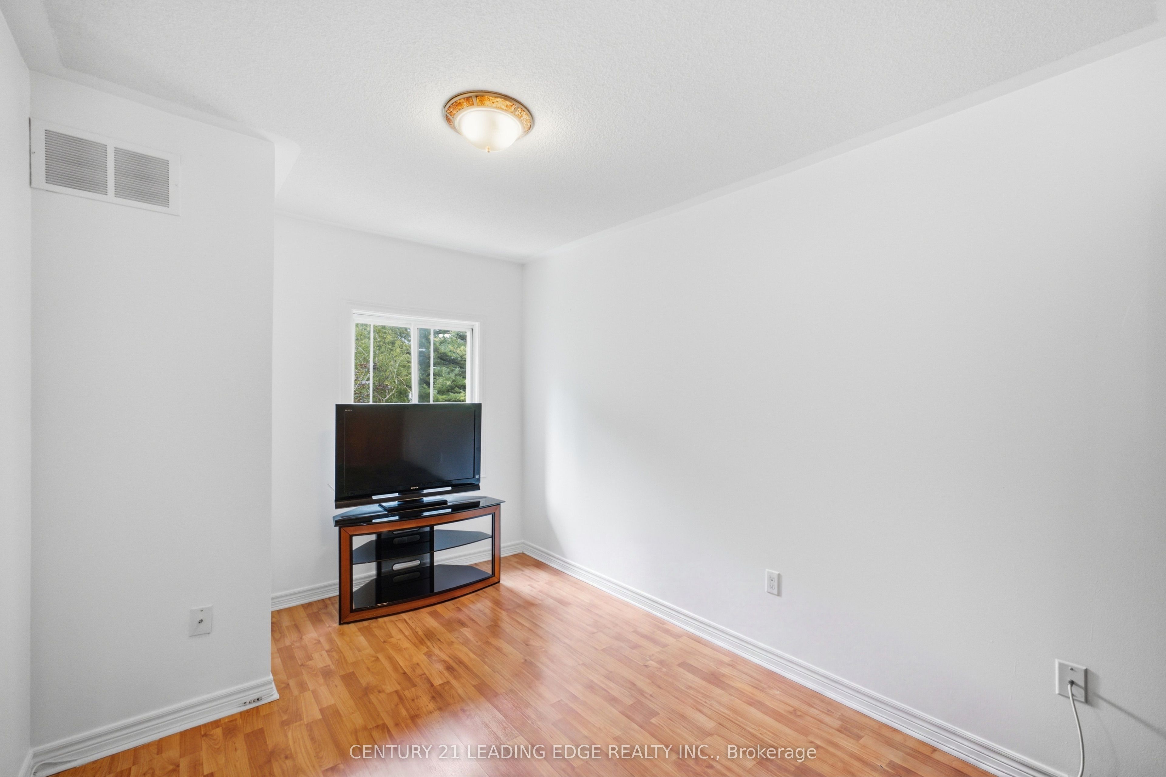 11 Guildpark Pathway Property Photo 17