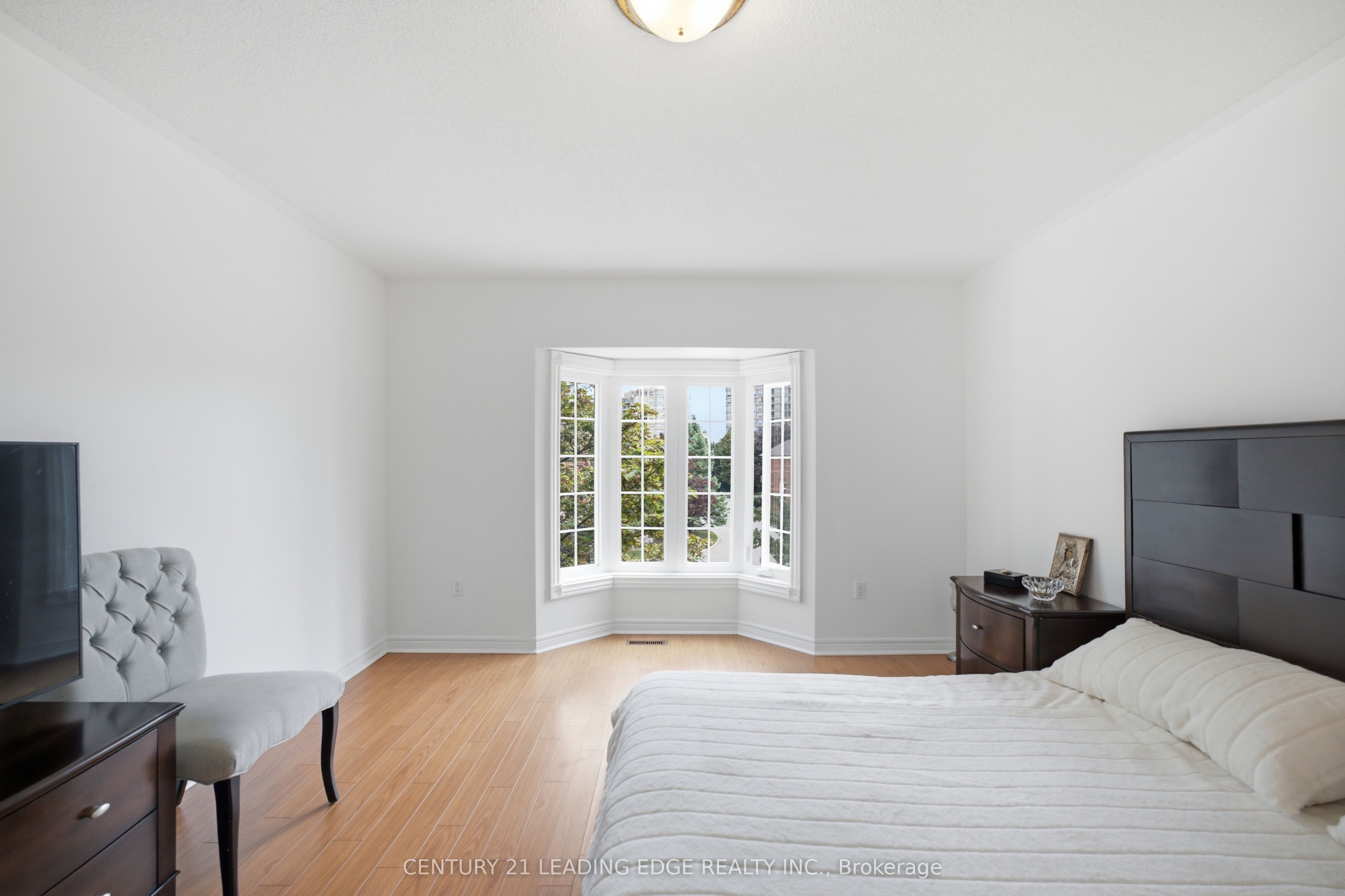 11 Guildpark Pathway Property Photo 24