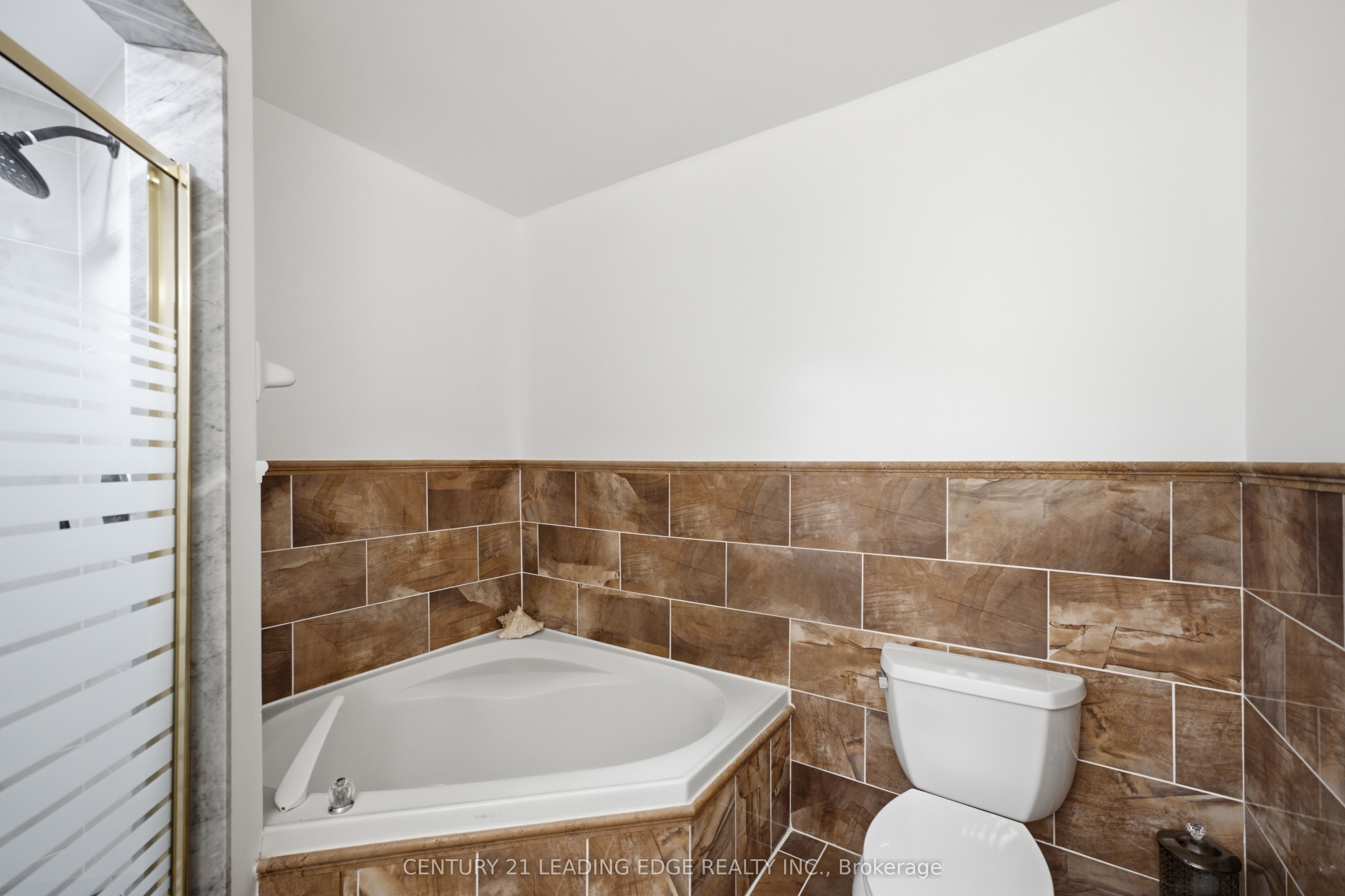 11 Guildpark Pathway Property Photo 26
