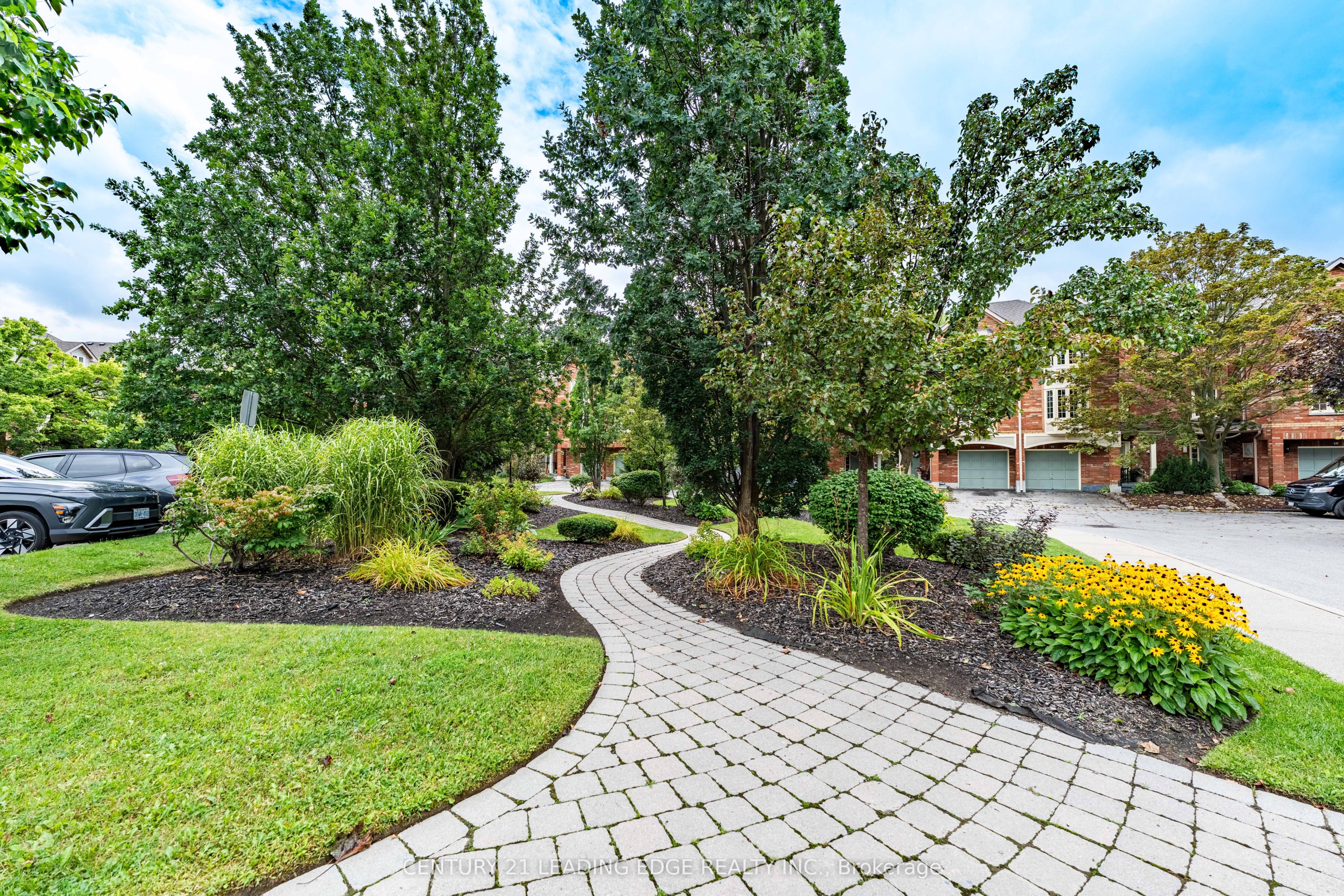 11 Guildpark Pathway Property Photo 32