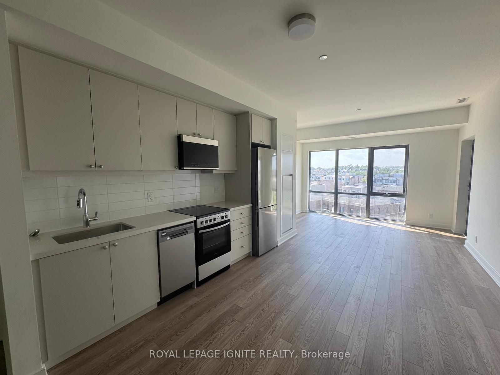 51 Clarington Boulevard 611 Property Photo 5