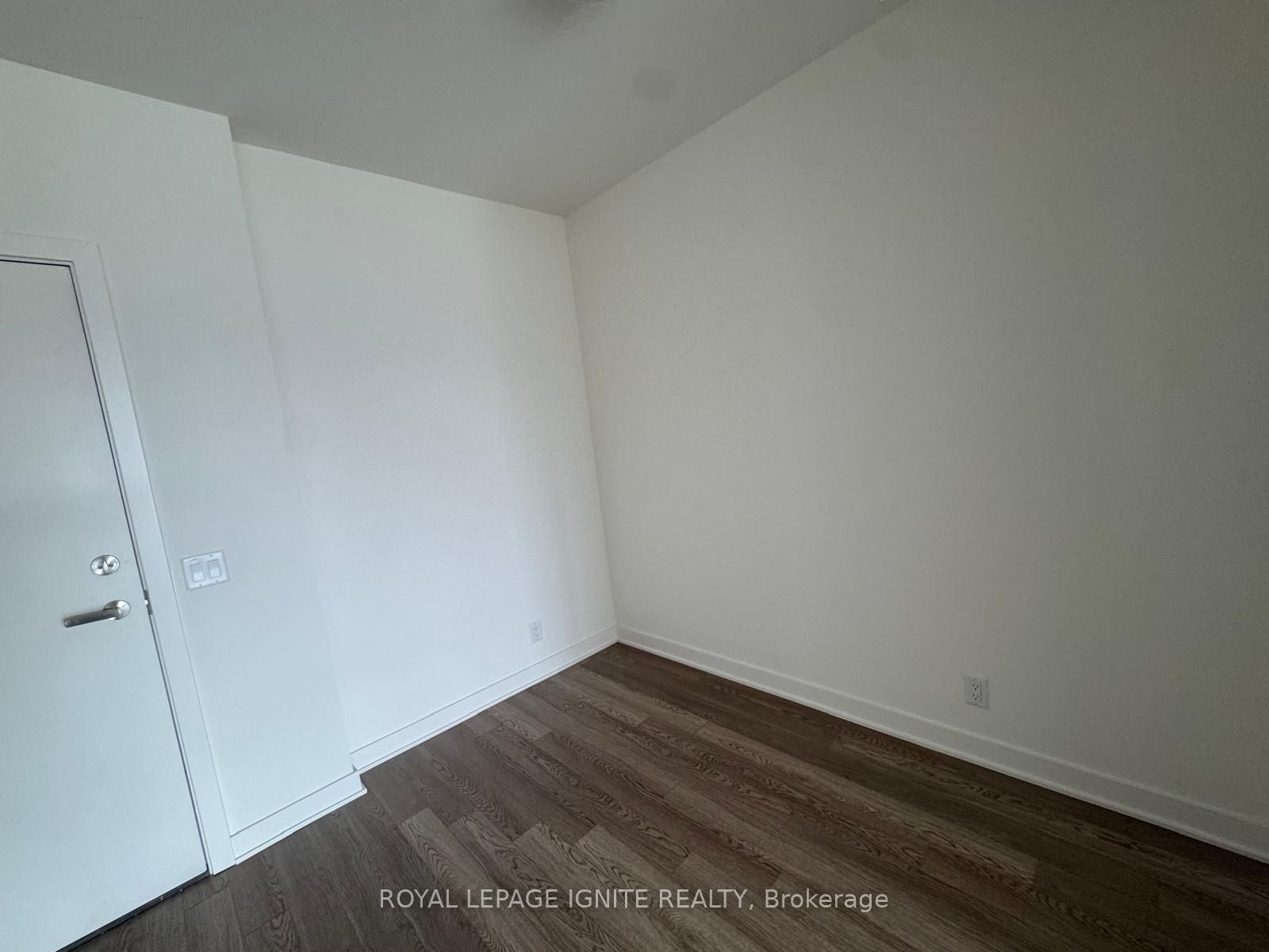 51 Clarington Boulevard 611 Property Photo 11