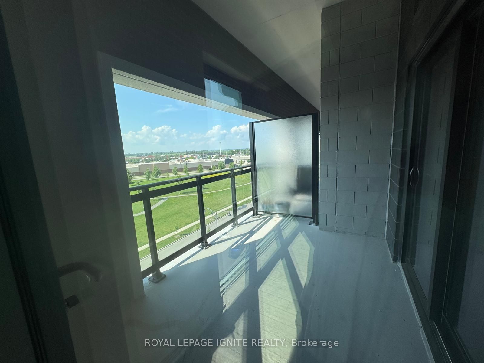 51 Clarington Boulevard 611 Property Photo 17