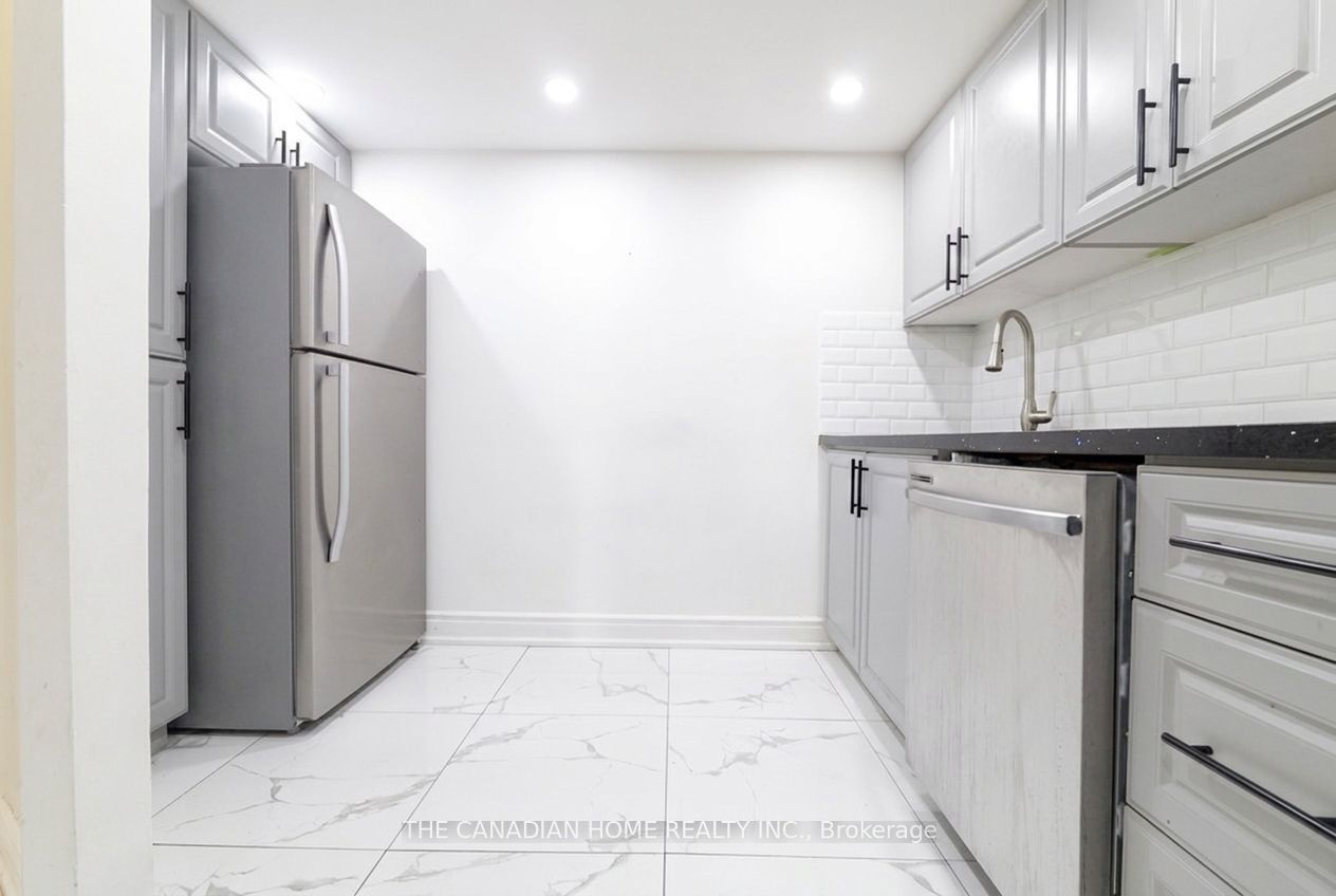 2466 Eglinton Avenue E 214 Property Photo 5