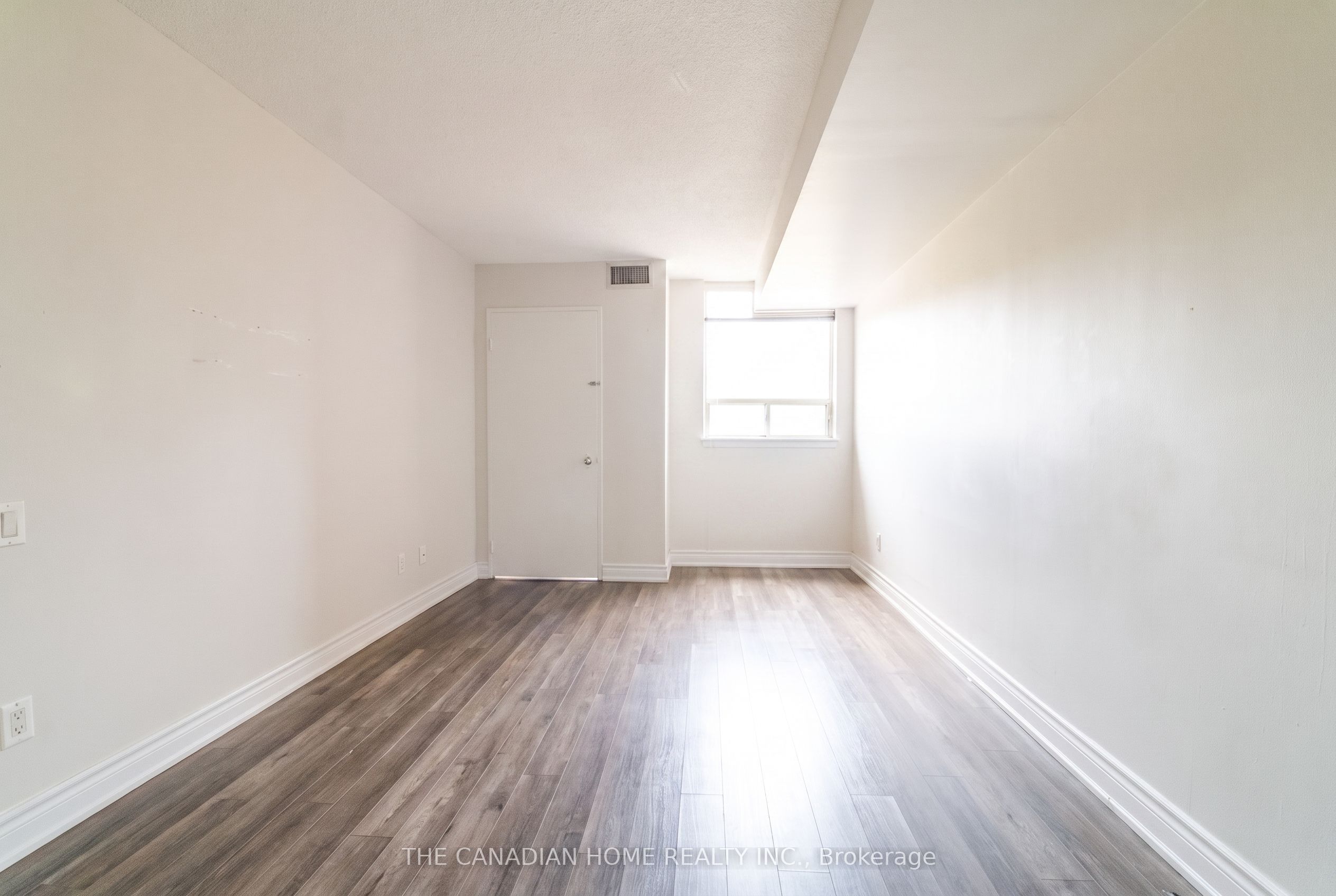 2466 Eglinton Avenue E 214 Property Photo 12