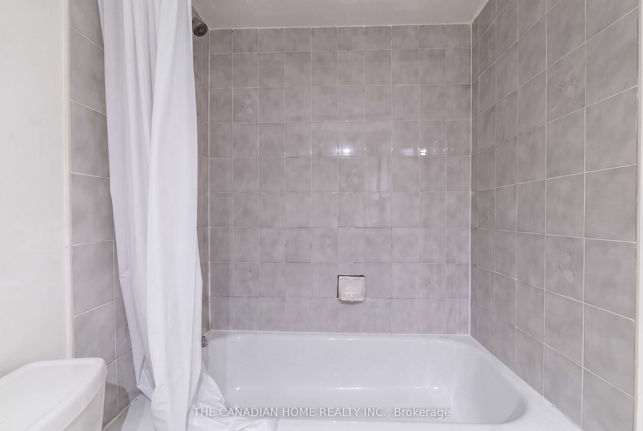 2466 Eglinton Avenue E 214 Property Photo 17