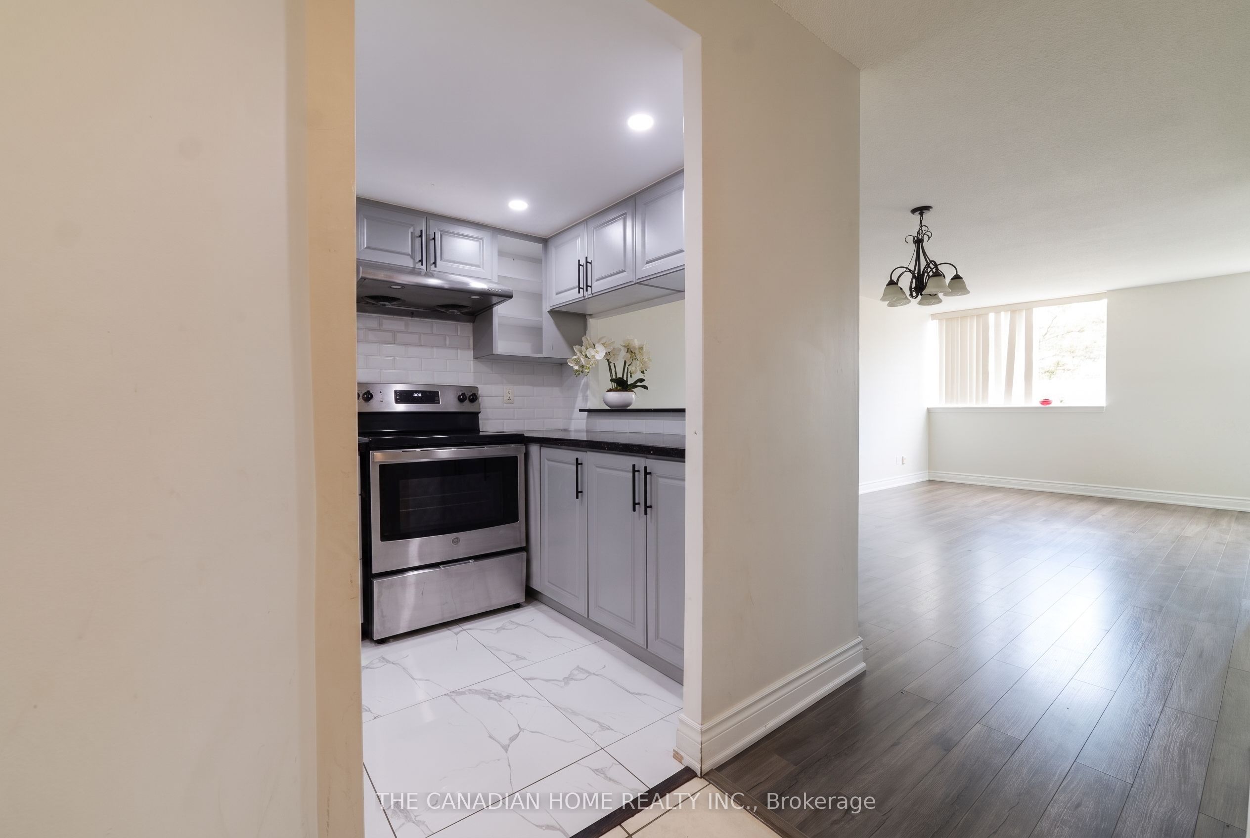 2466 Eglinton Avenue E 214 Property Photo 18
