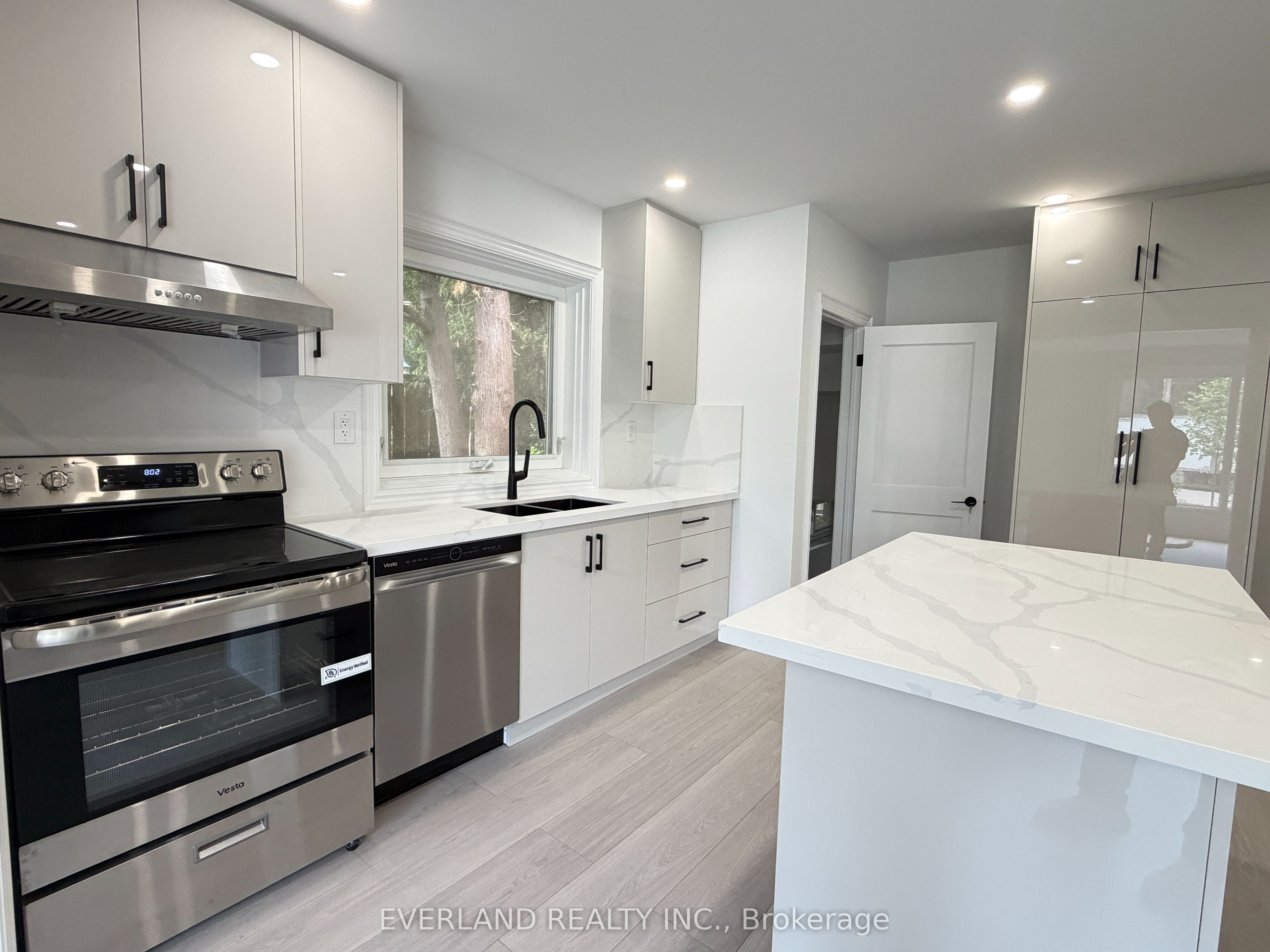 116 Sylvan Avenue Property Photo 10