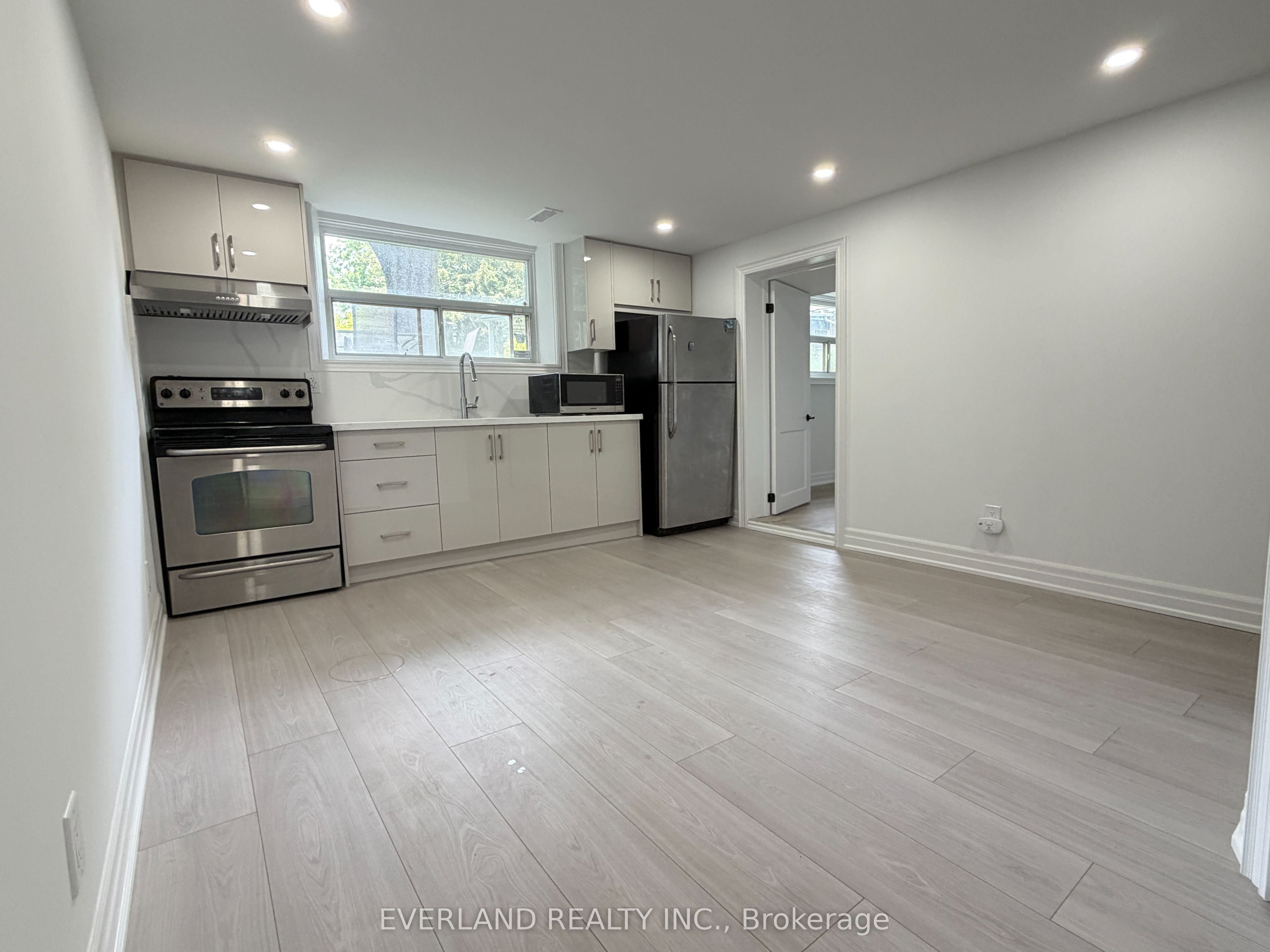 116 Sylvan Avenue Property Photo 32