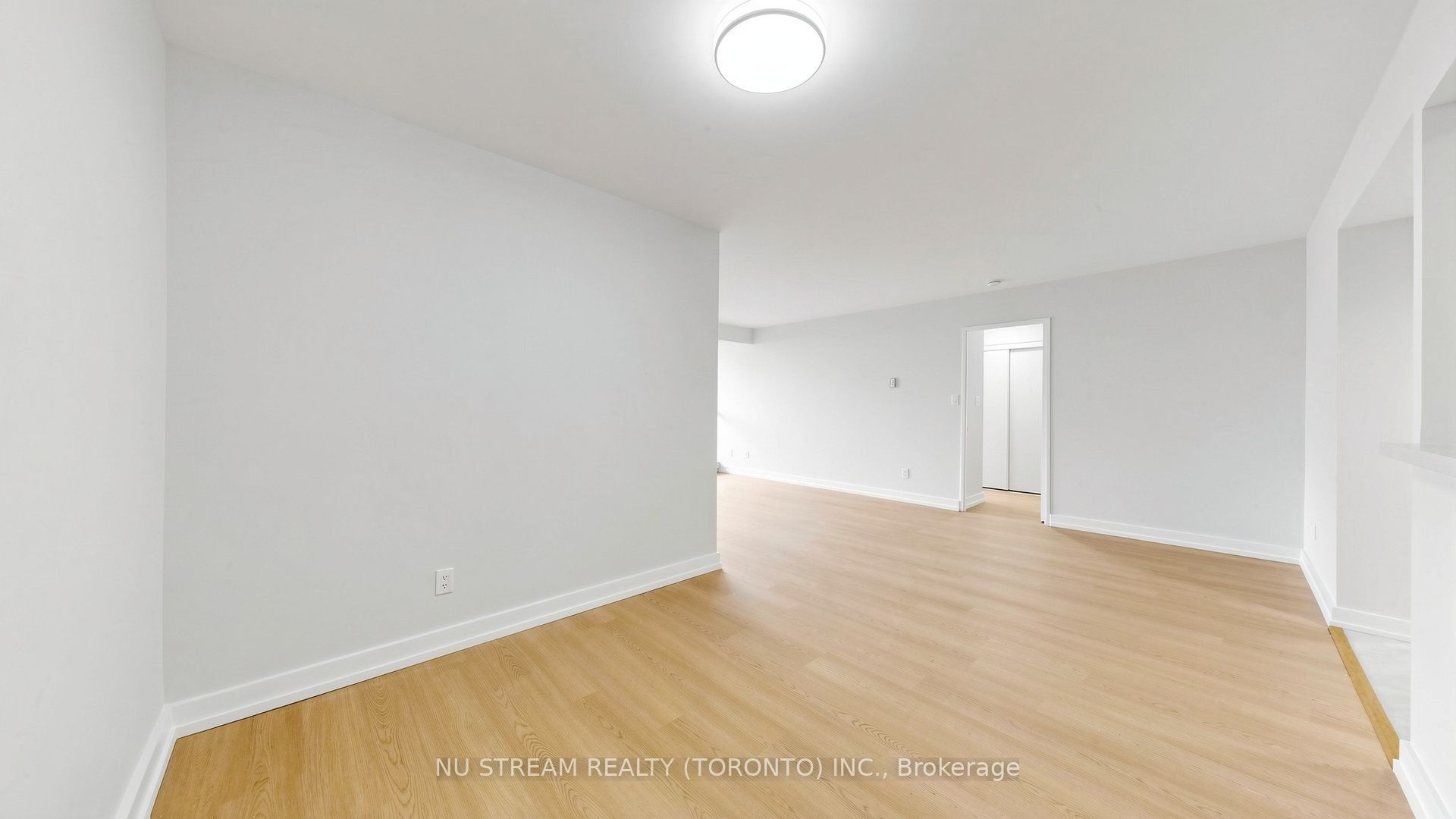 175 Bamburgh Circle #1105 Property Photo 17