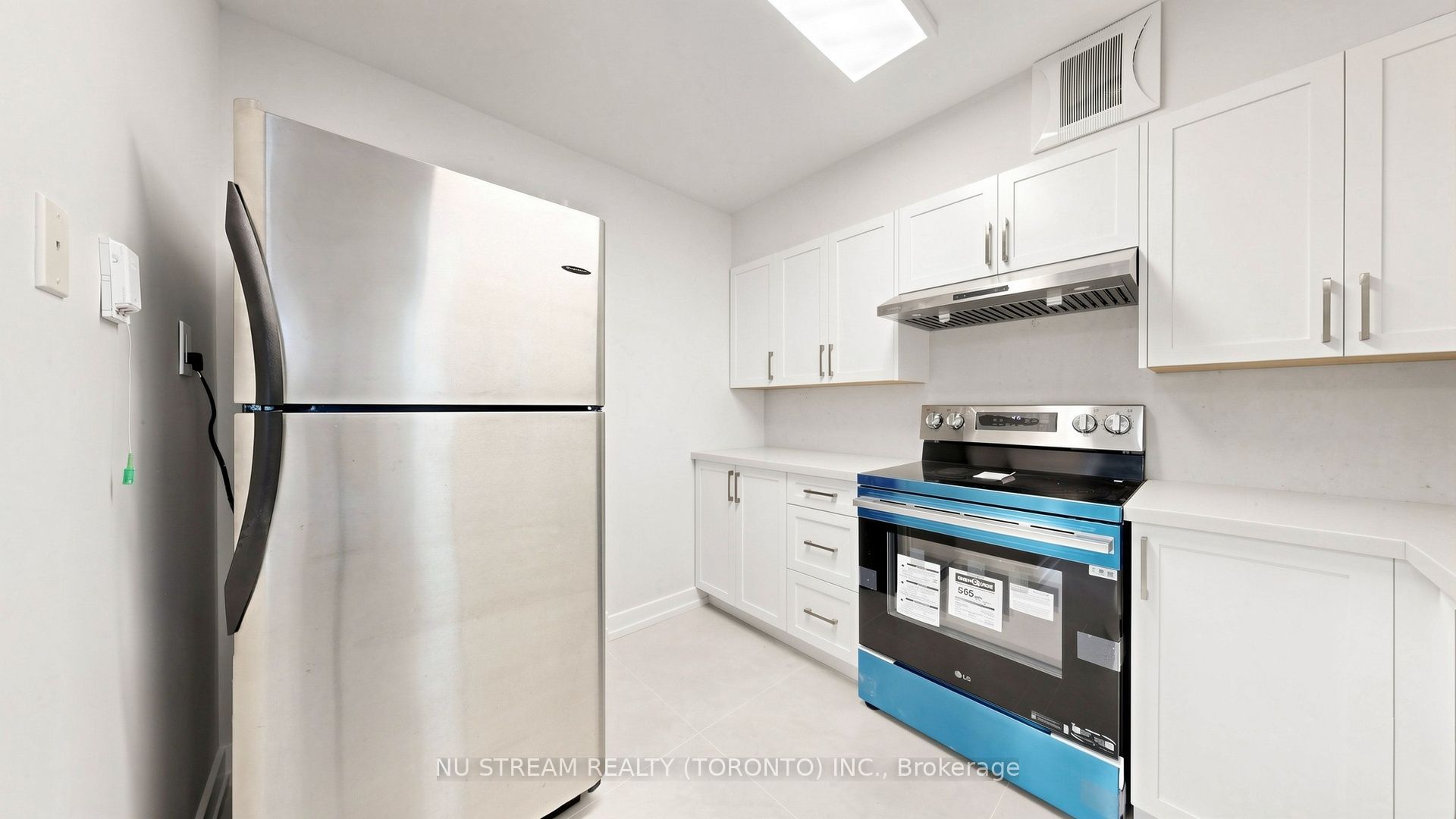 175 Bamburgh Circle #1105 Property Photo 21
