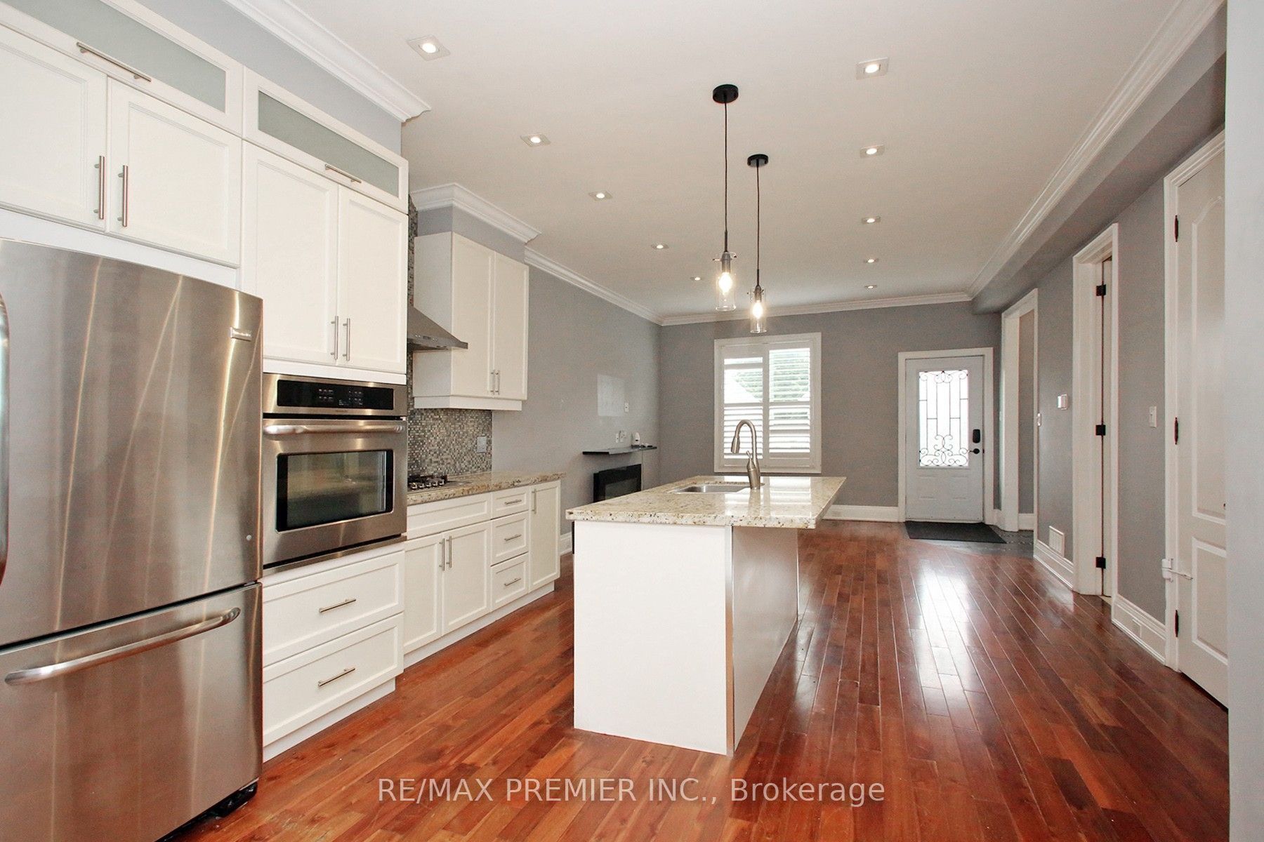 226 Ritson Road S Property Photo 9