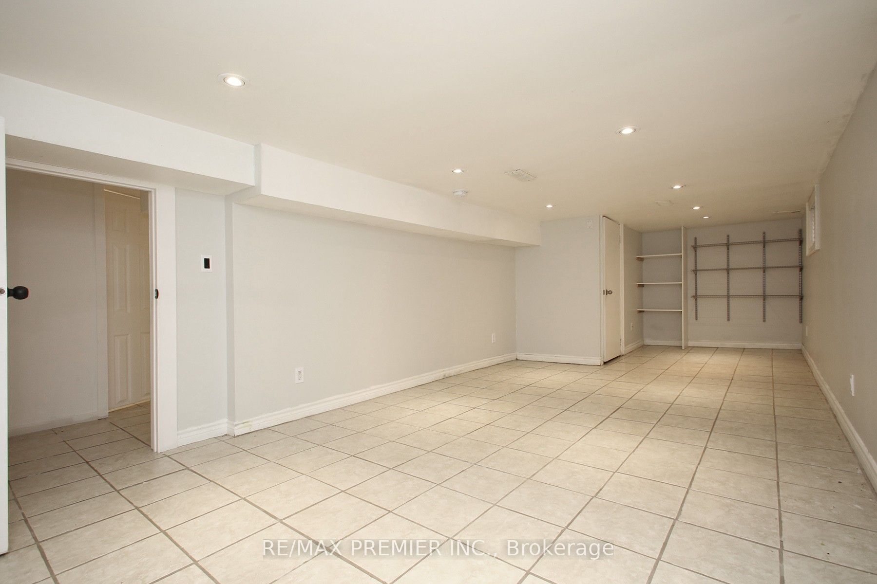 226 Ritson Road S Property Photo 18