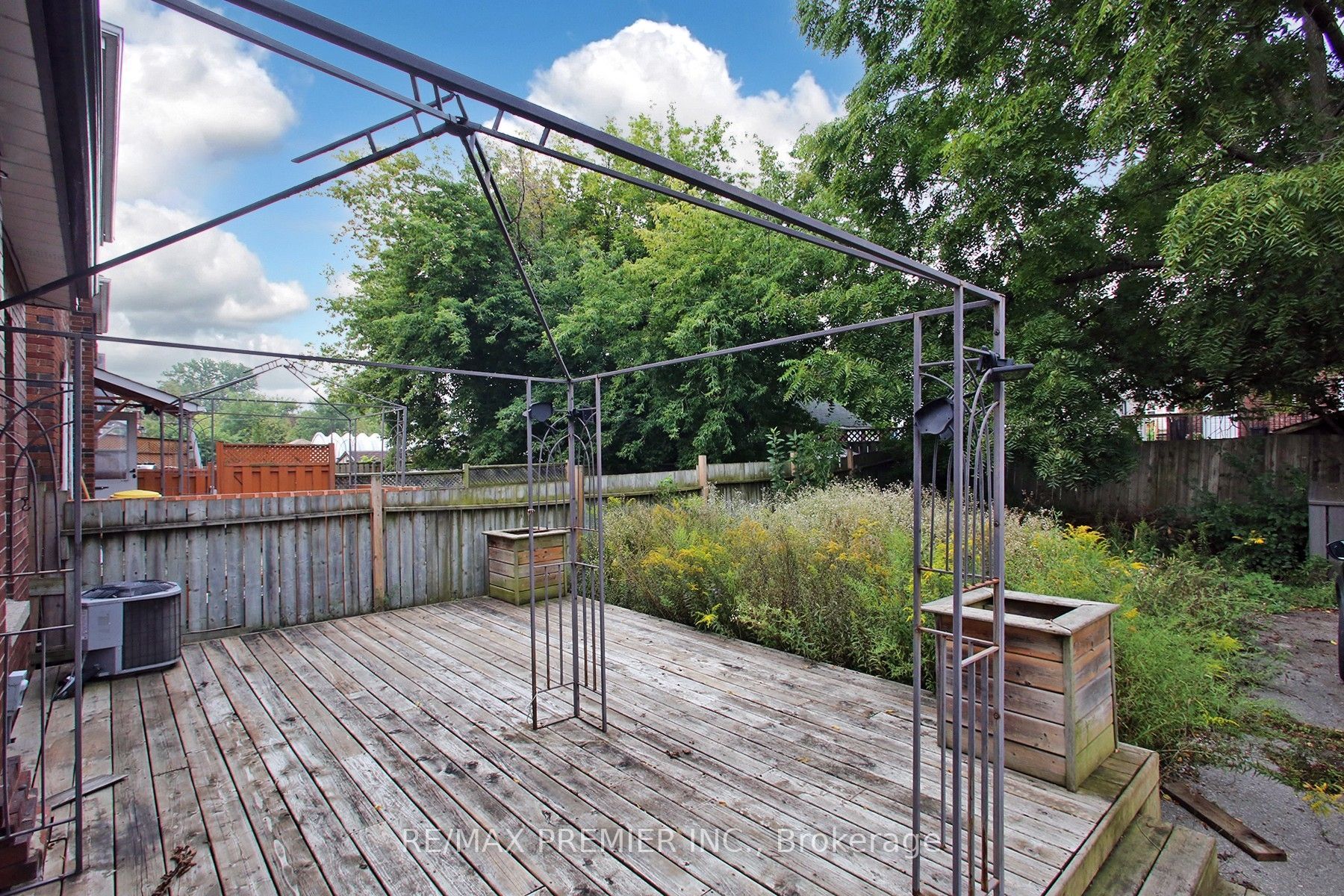 226 Ritson Road S Property Photo 21