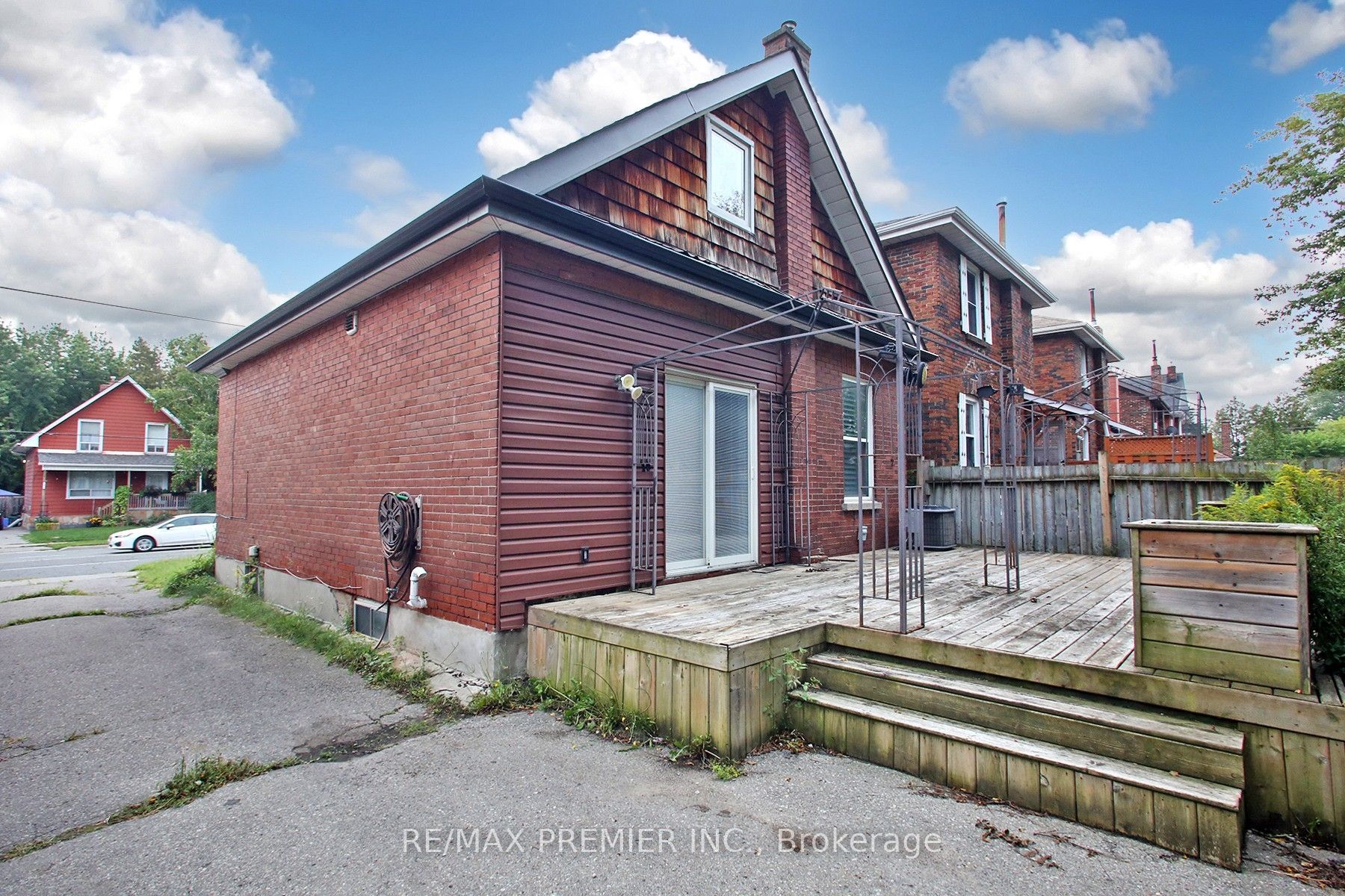 226 Ritson Road S Property Photo 23