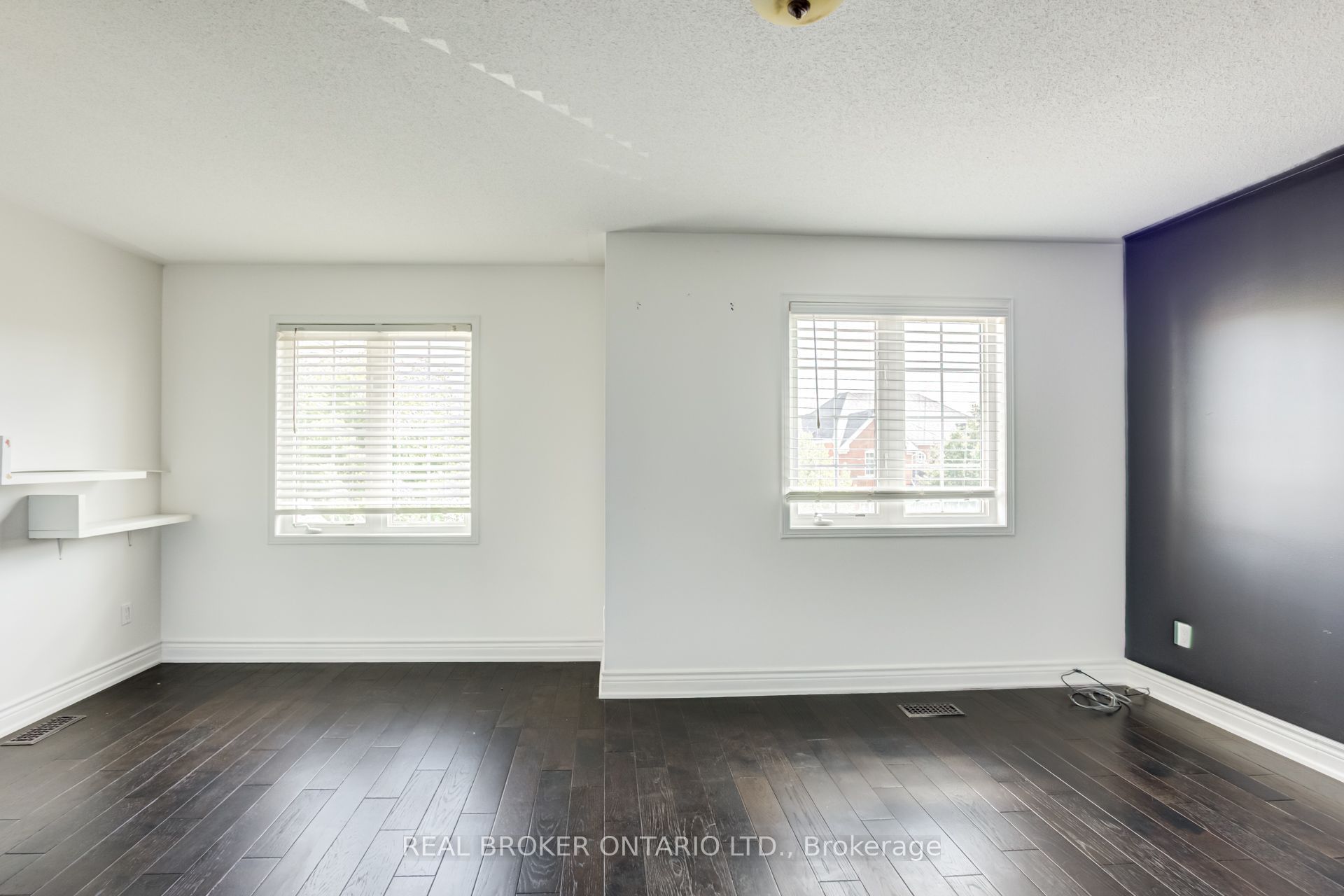 10 Coyle Street Property Photo 29