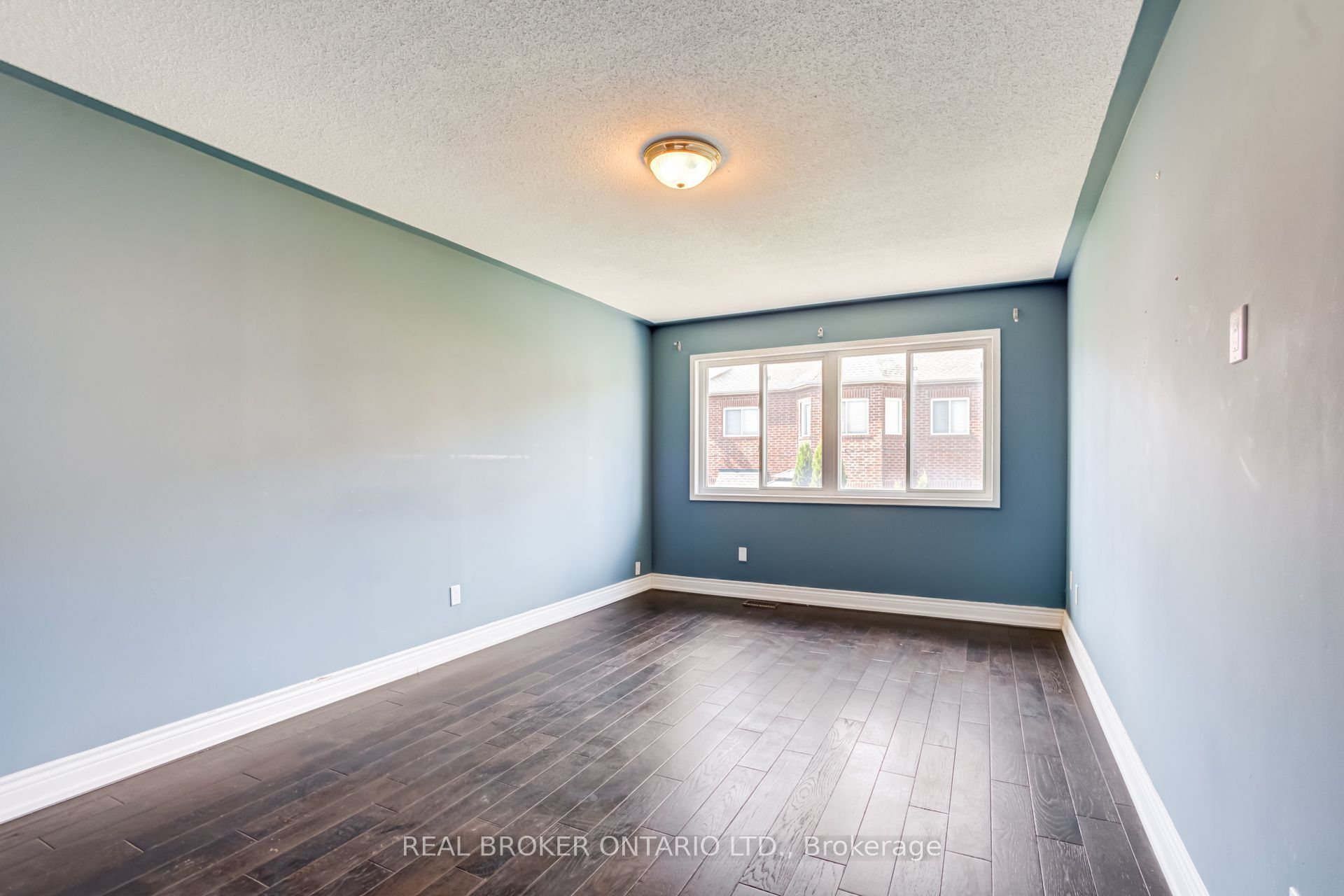 10 Coyle Street Property Photo 31