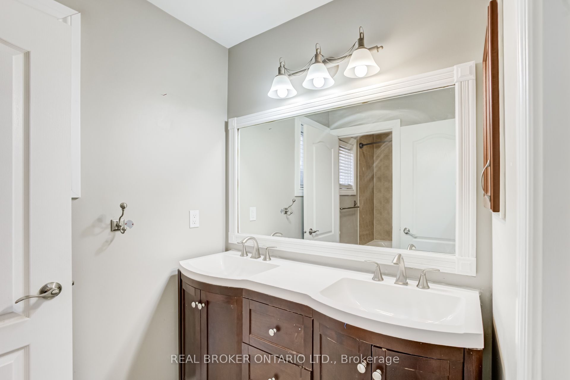 10 Coyle Street Property Photo 33
