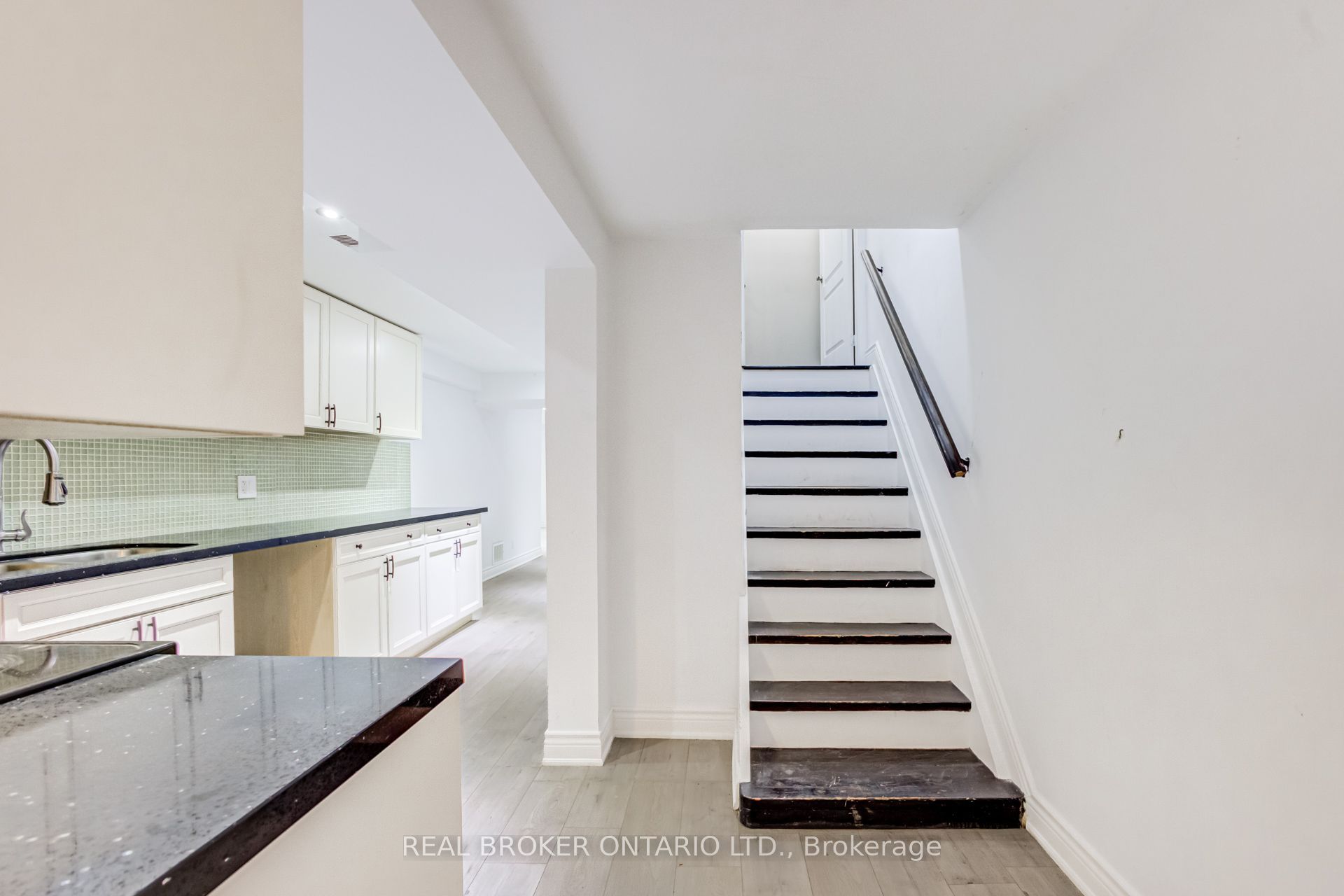 10 Coyle Street Property Photo 35