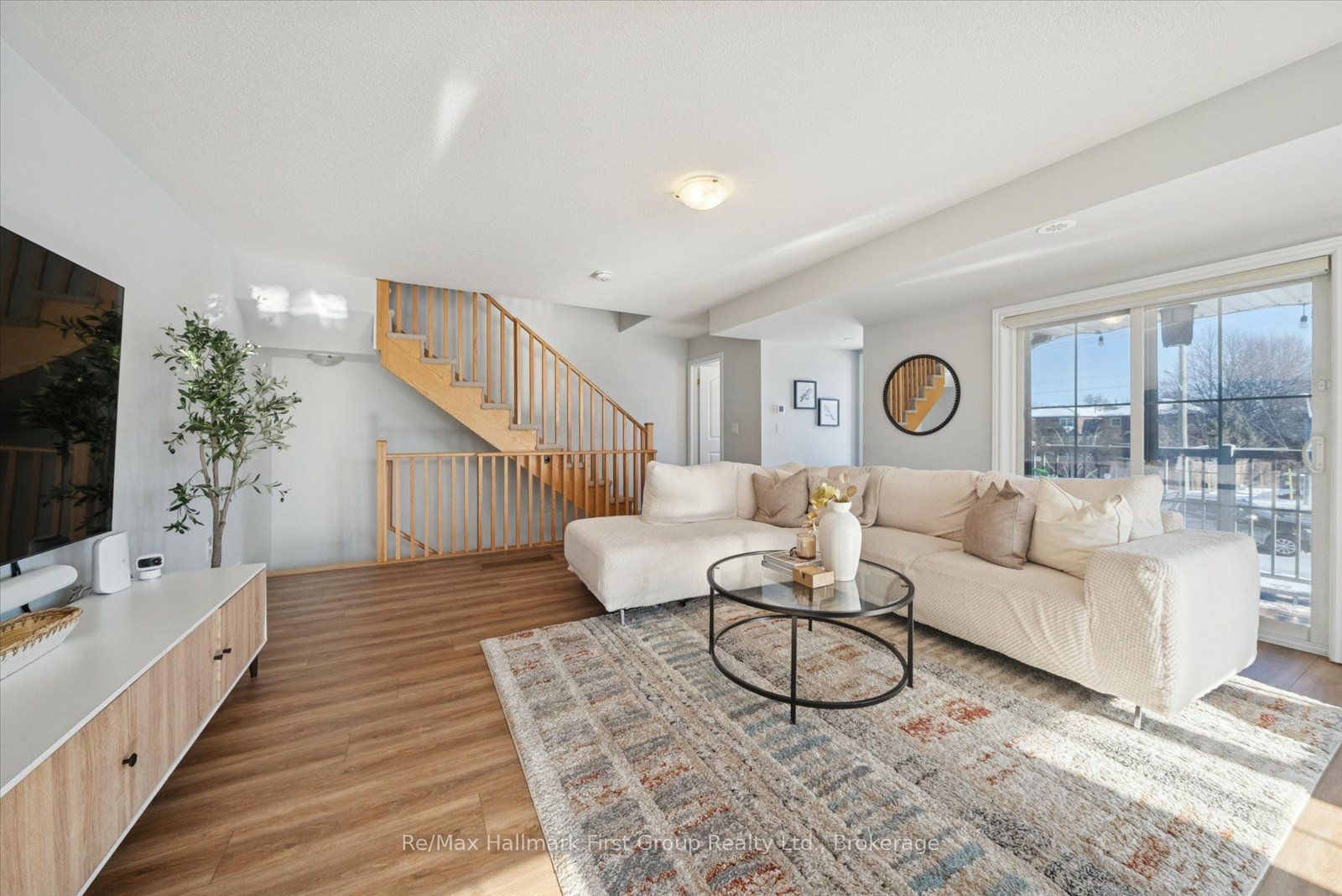 40 Porcelain Way Property Photo 5