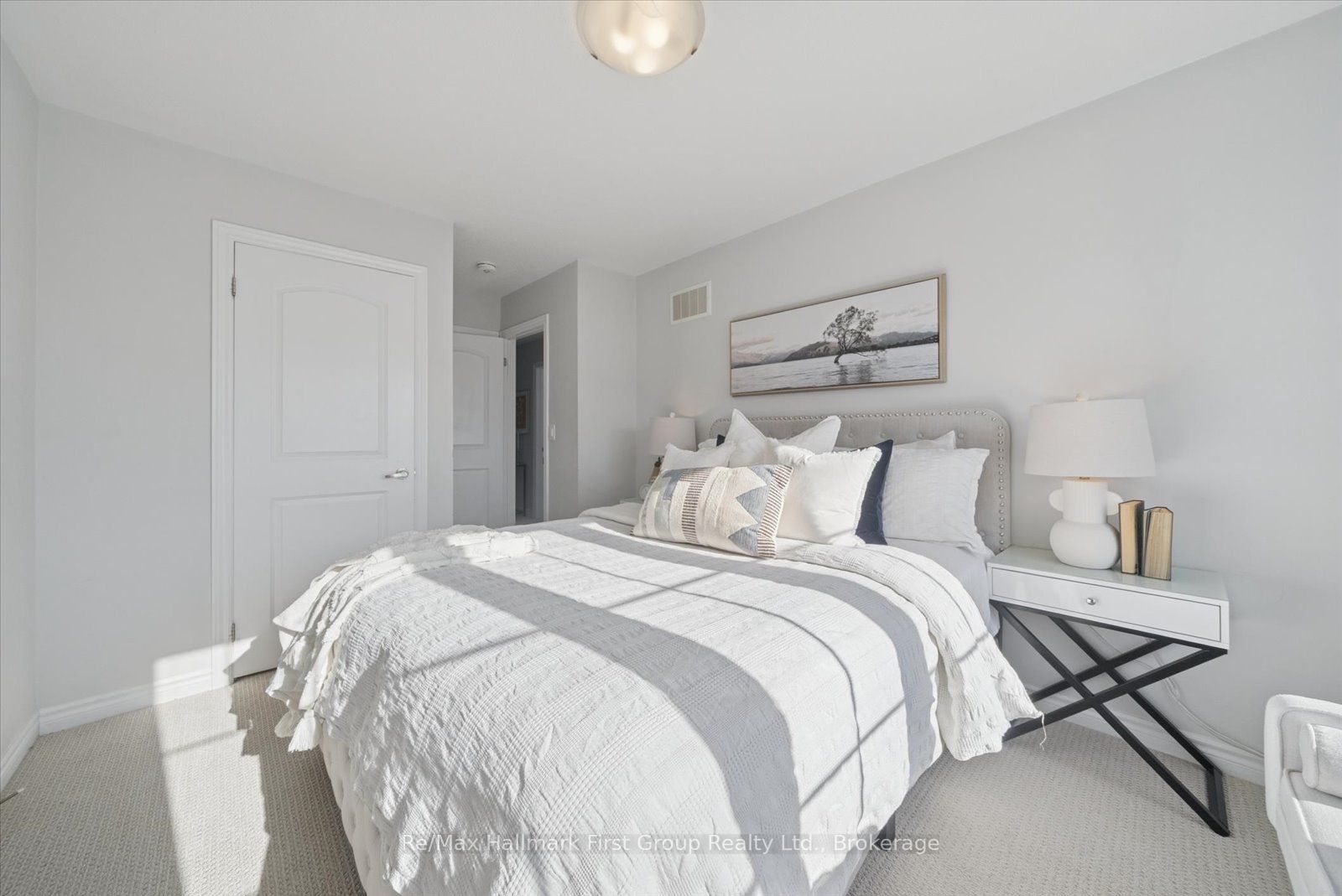 40 Porcelain Way Property Photo 14