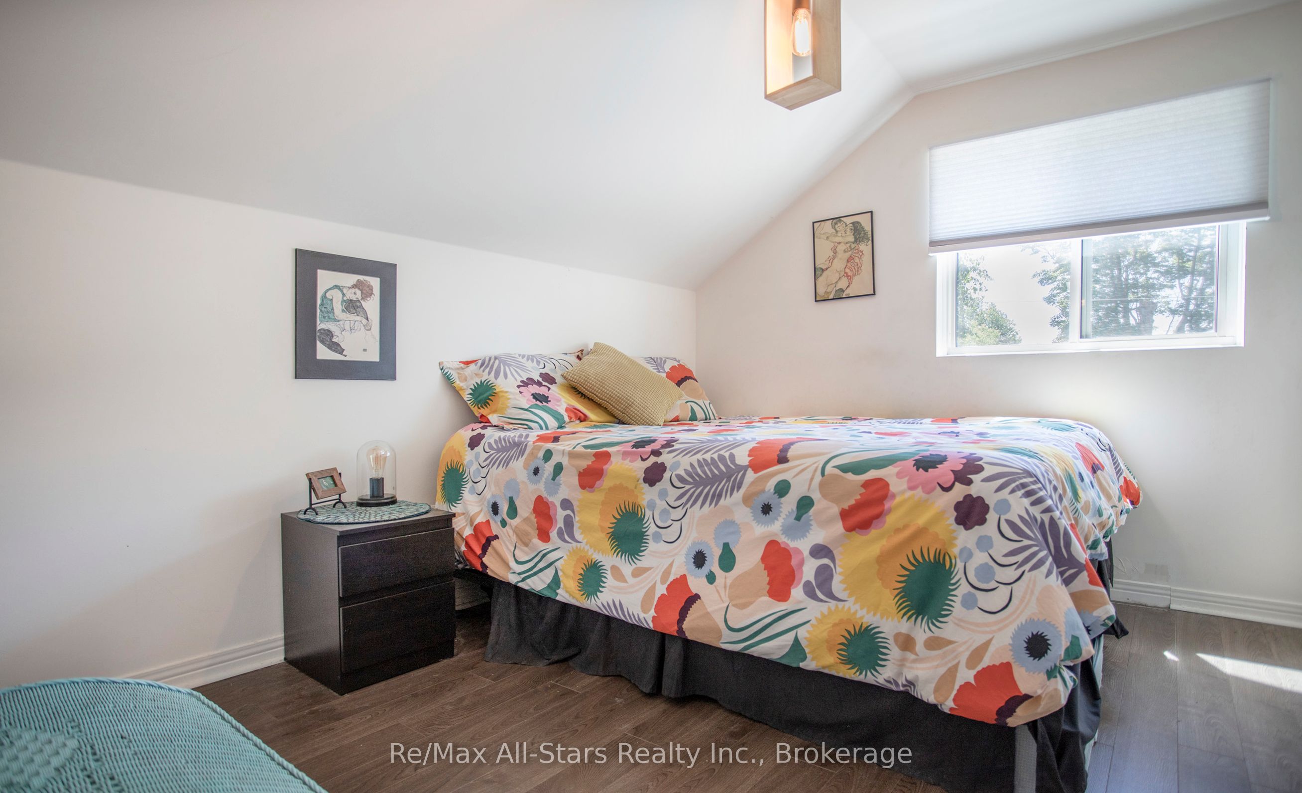 36 Emily Street E Property Photo 30