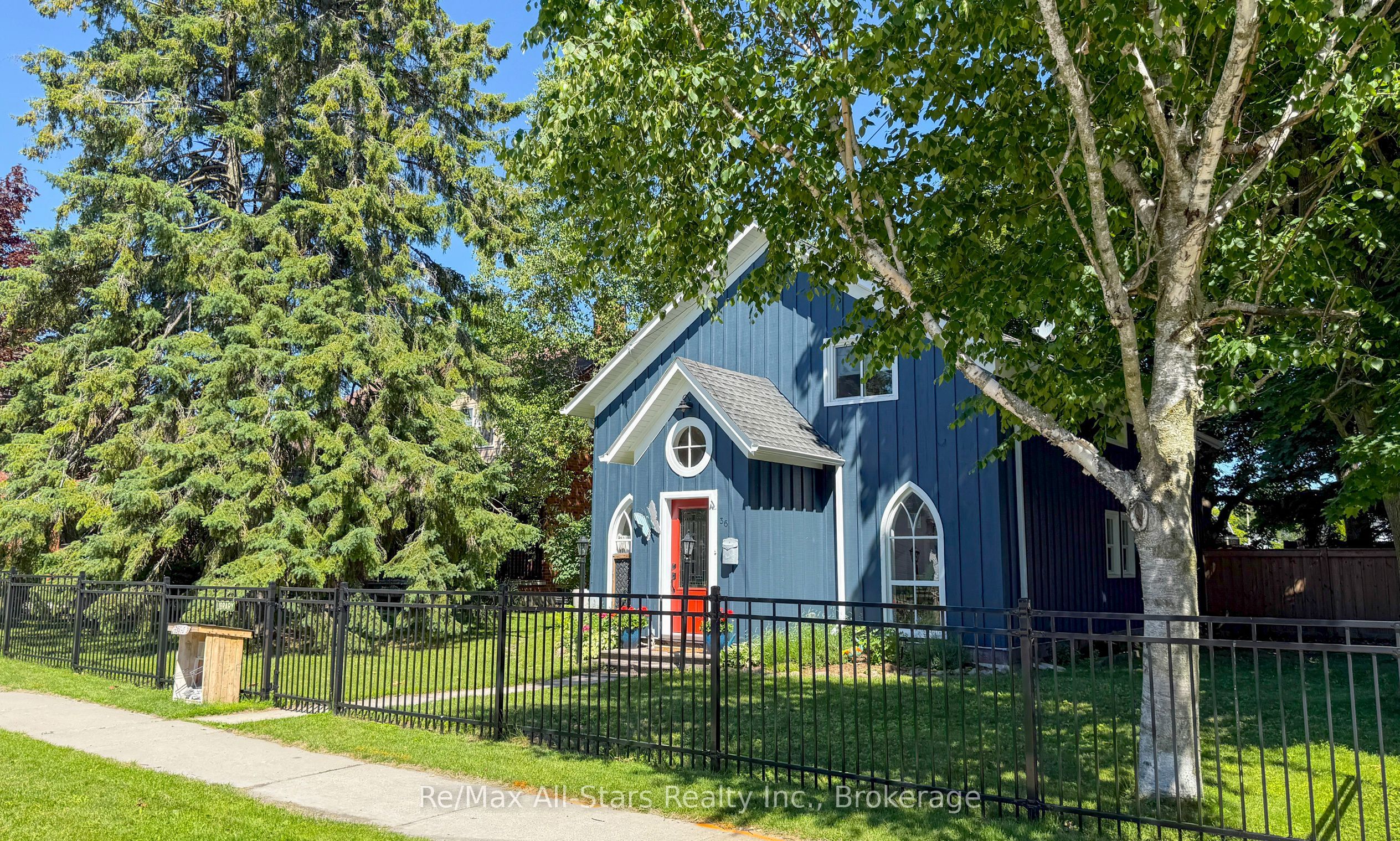 36 Emily Street E Property Photo 46